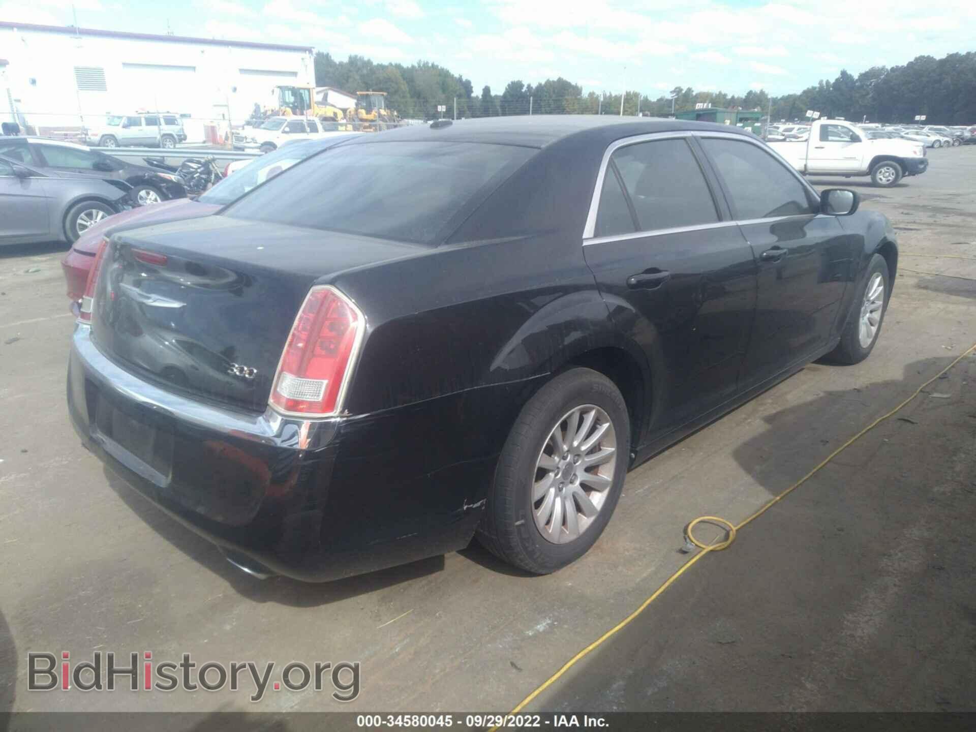 2012 CHRYSLER 300 - VIN: 2C3CCAAG0CH237940 - Фото 4