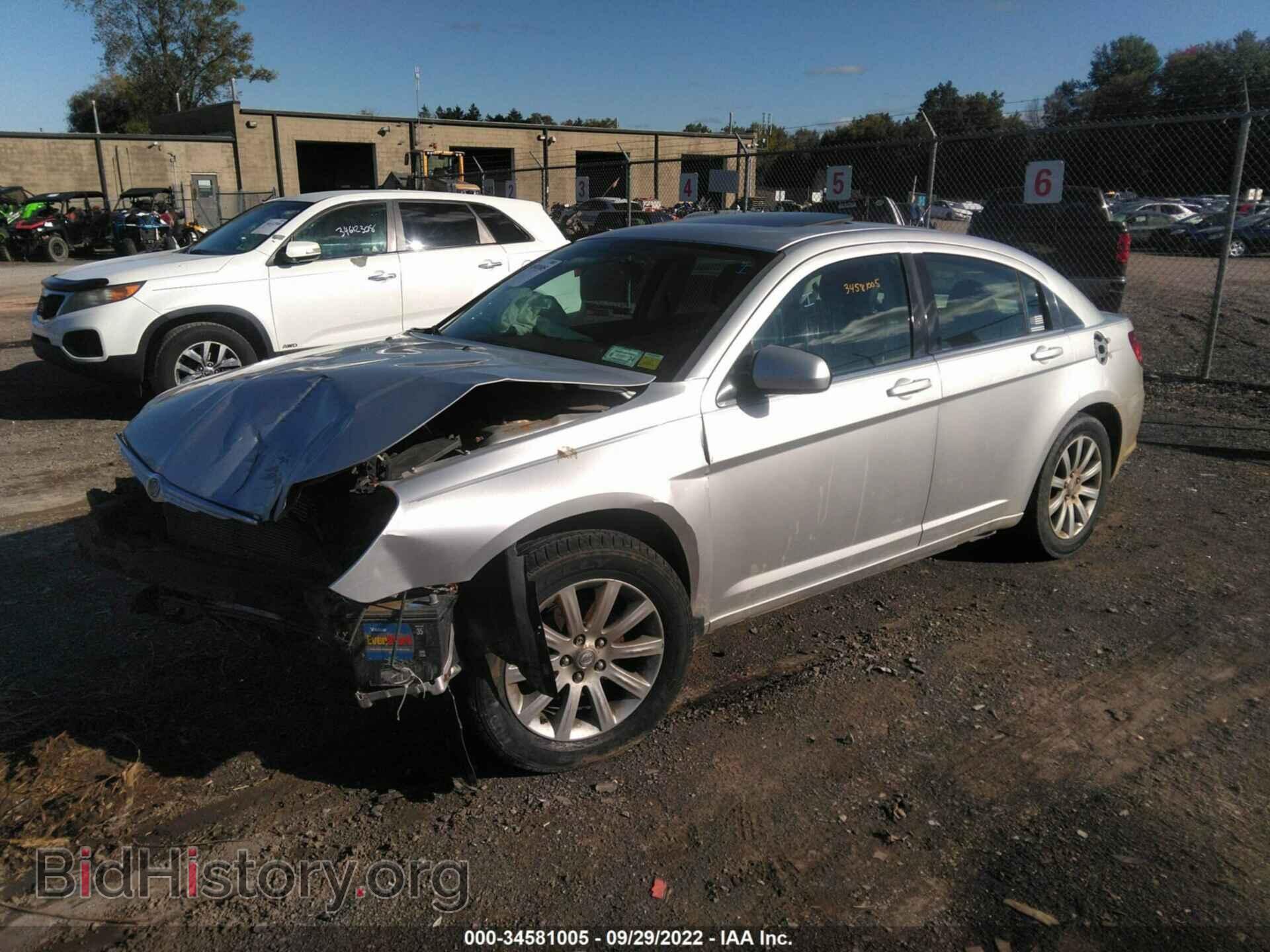 2010 CHRYSLER SEBRING - VIN: 1C3CC5FB2AN229847 - Фото 2