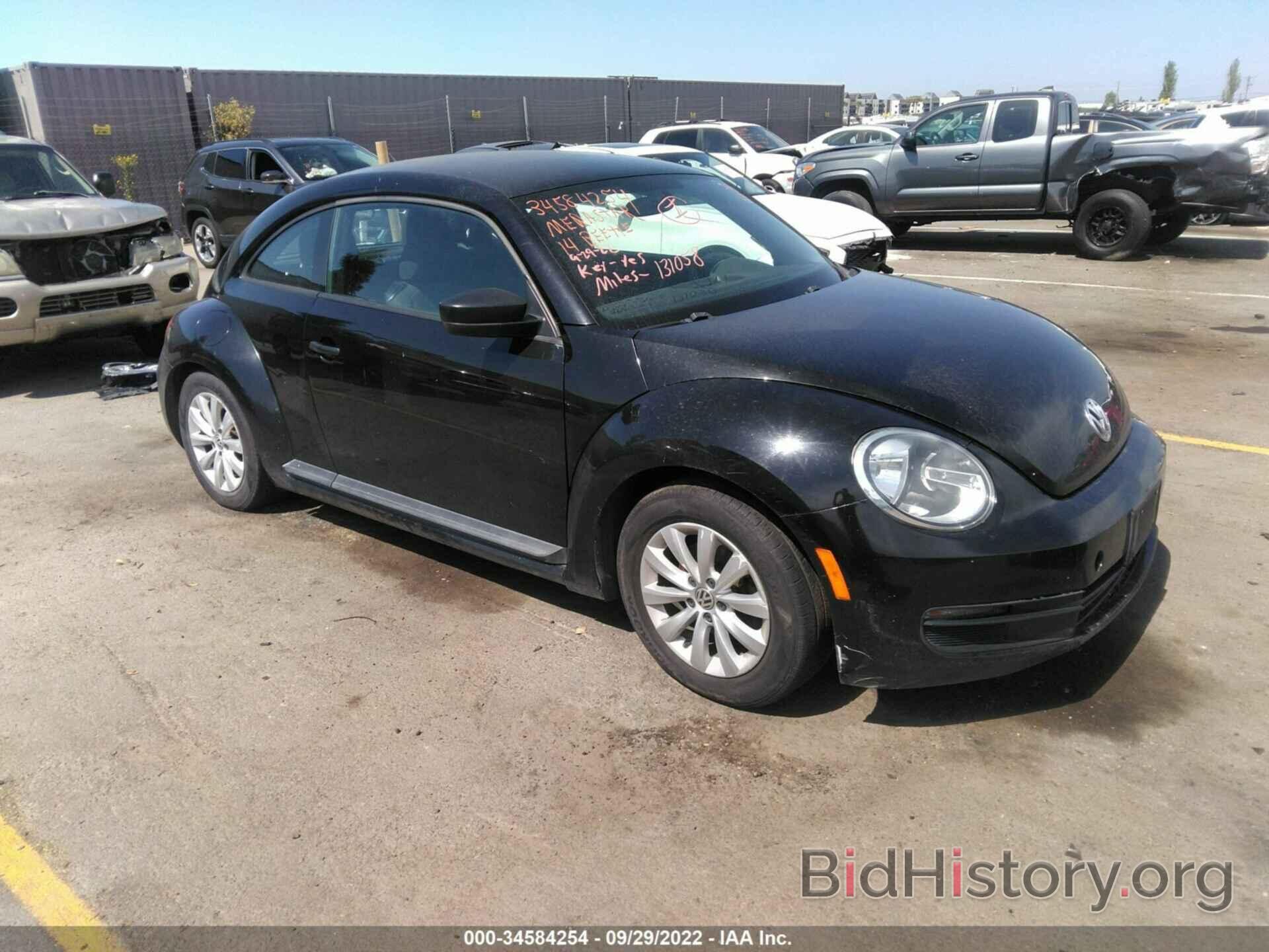 Photo 3VWFP7AT8EM625061 - VOLKSWAGEN BEETLE COUPE 2014