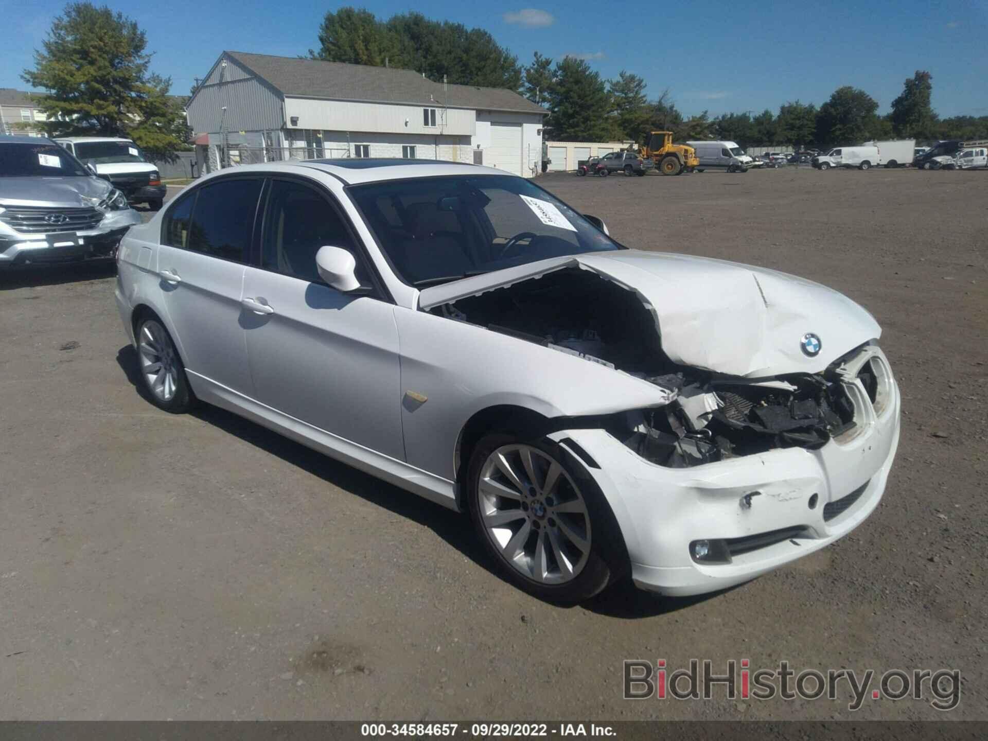 Photo WBAPH7C54BE677448 - BMW 3 SERIES 2011