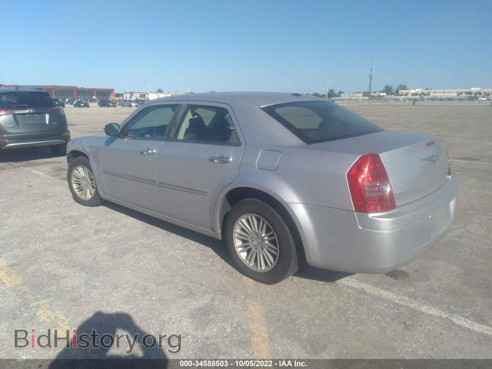 2010 CHRYSLER 300 - VIN: 2C3CA5CV3AH265978 - Фото 3