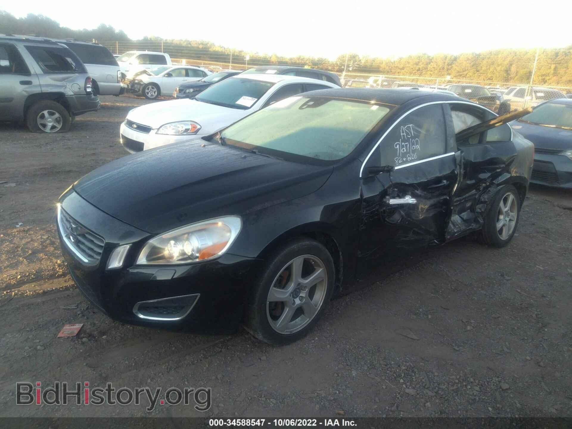 2013 VOLVO S60 - VIN: YV1612FS2D2201057 - Фото 2