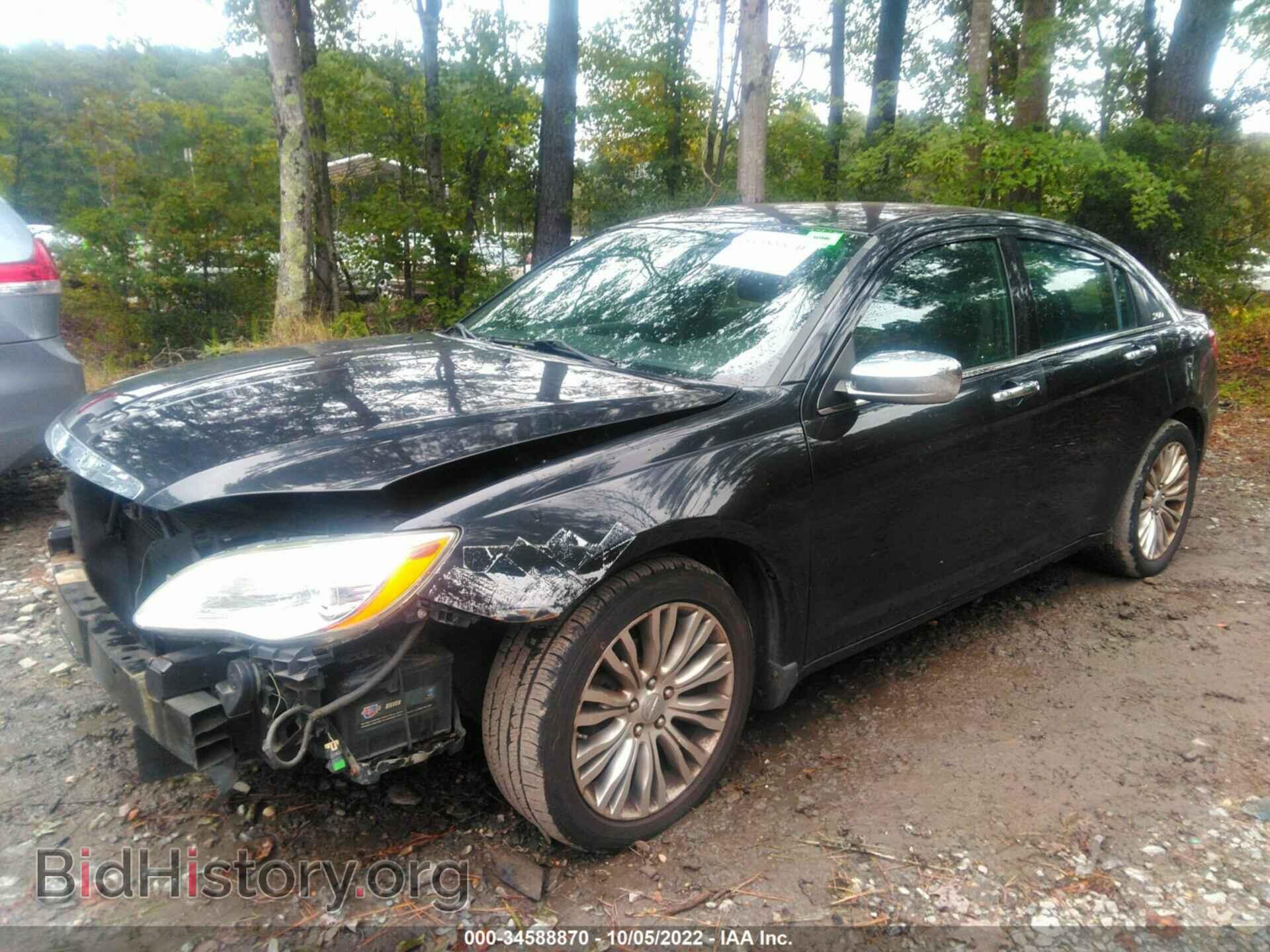 2011 CHRYSLER 200 - VIN: 1C3BC2FG1BN518256 - Фото 2