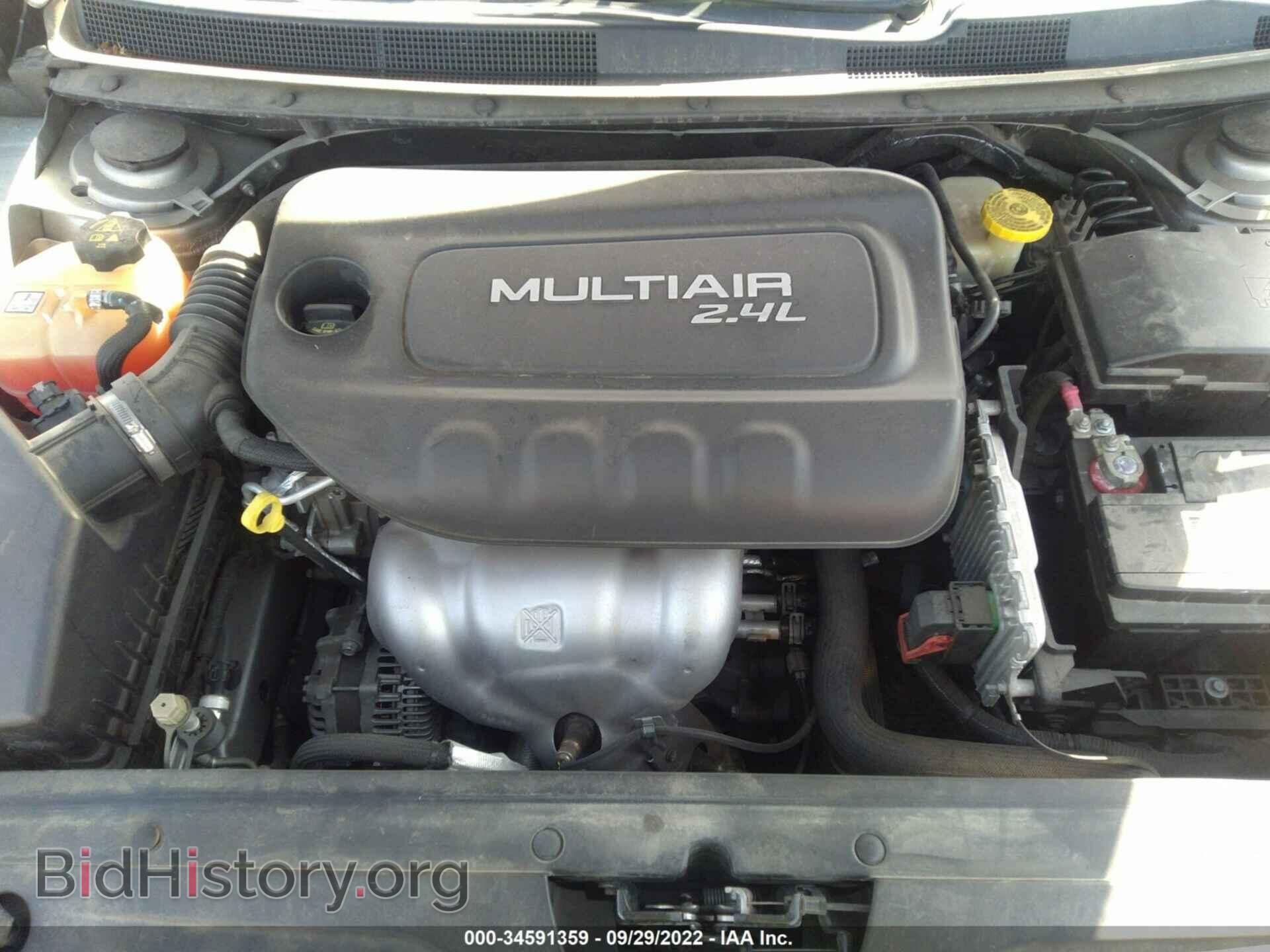 2016 CHRYSLER 200 - VIN: 1C3CCCAB3GN158792 - Фото 10
