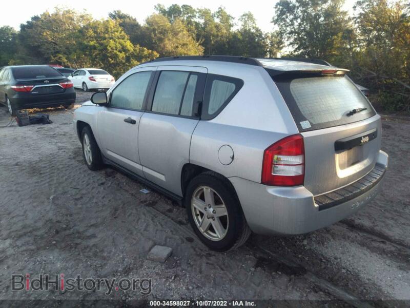 2007 Jeep COMPASS (VIN 1J8FT47077D240642) — photo 3 of 11