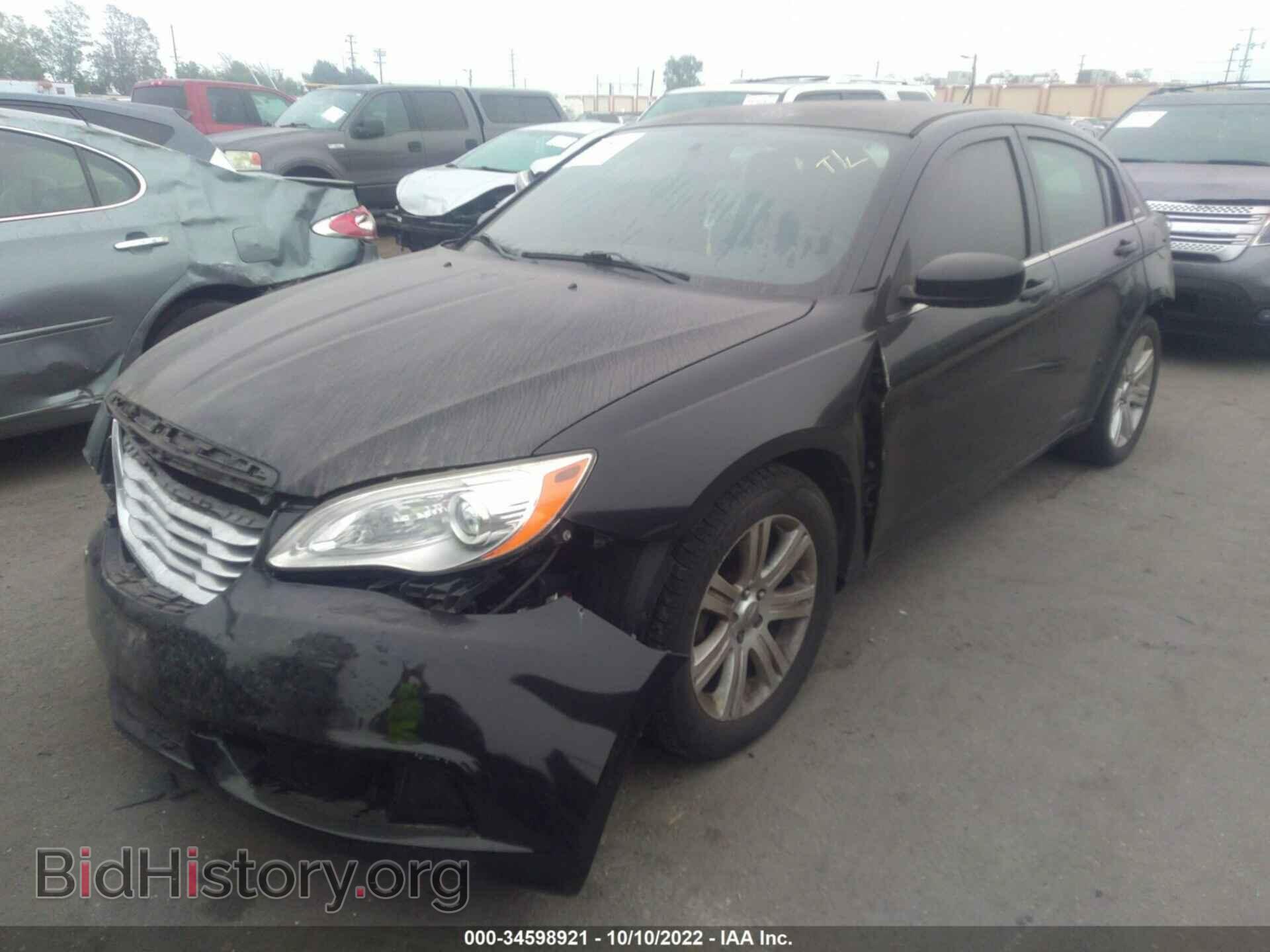 2013 CHRYSLER 200 - VIN: 1C3CCBBB0DN705571 - Photo 2