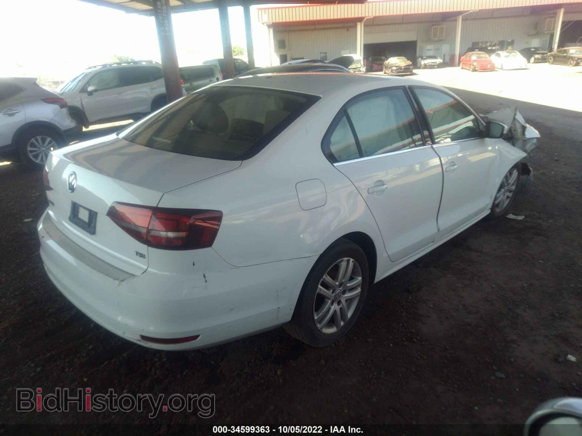 2017 VOLKSWAGEN JETTA - VIN: 3VW2B7AJXHM209397 - Фото 4