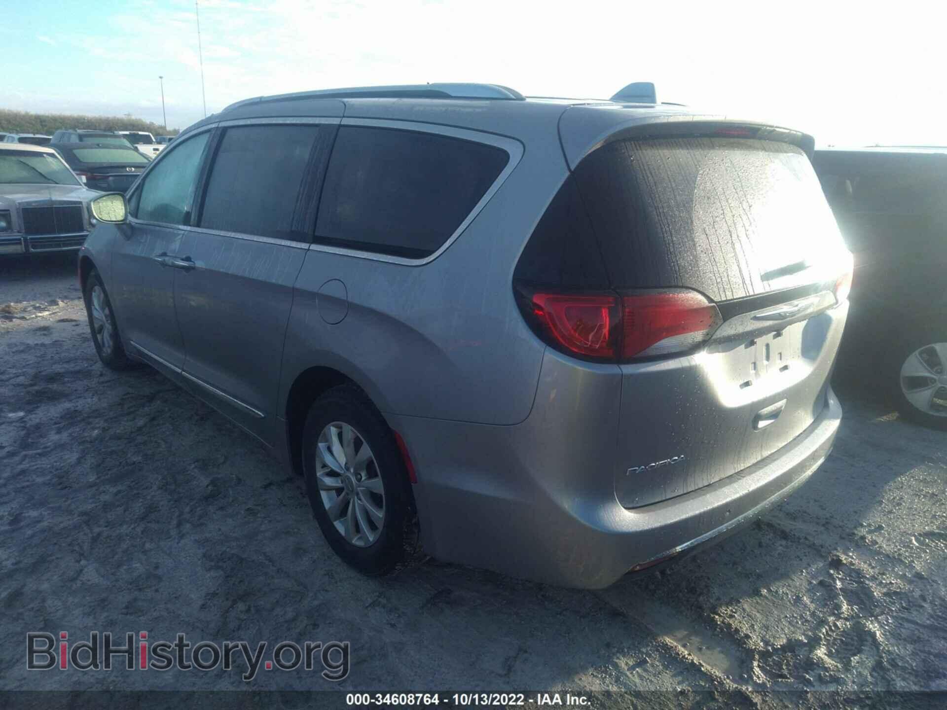2018 CHRYSLER PACIFICA - VIN: 2C4RC1BG1JR141732 - Фото 3