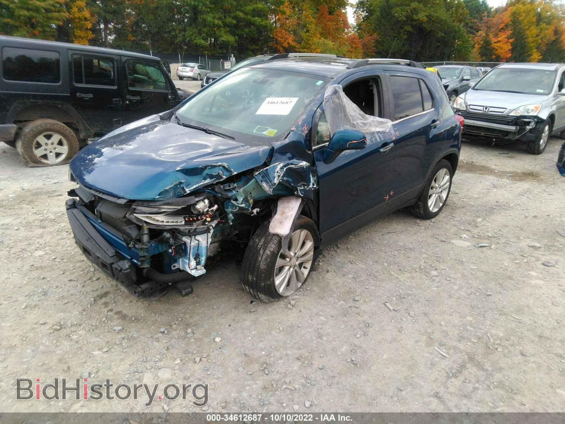 2019 CHEVROLET TRAX - VIN: 3GNCJRSB3KL245692 - Photo 2