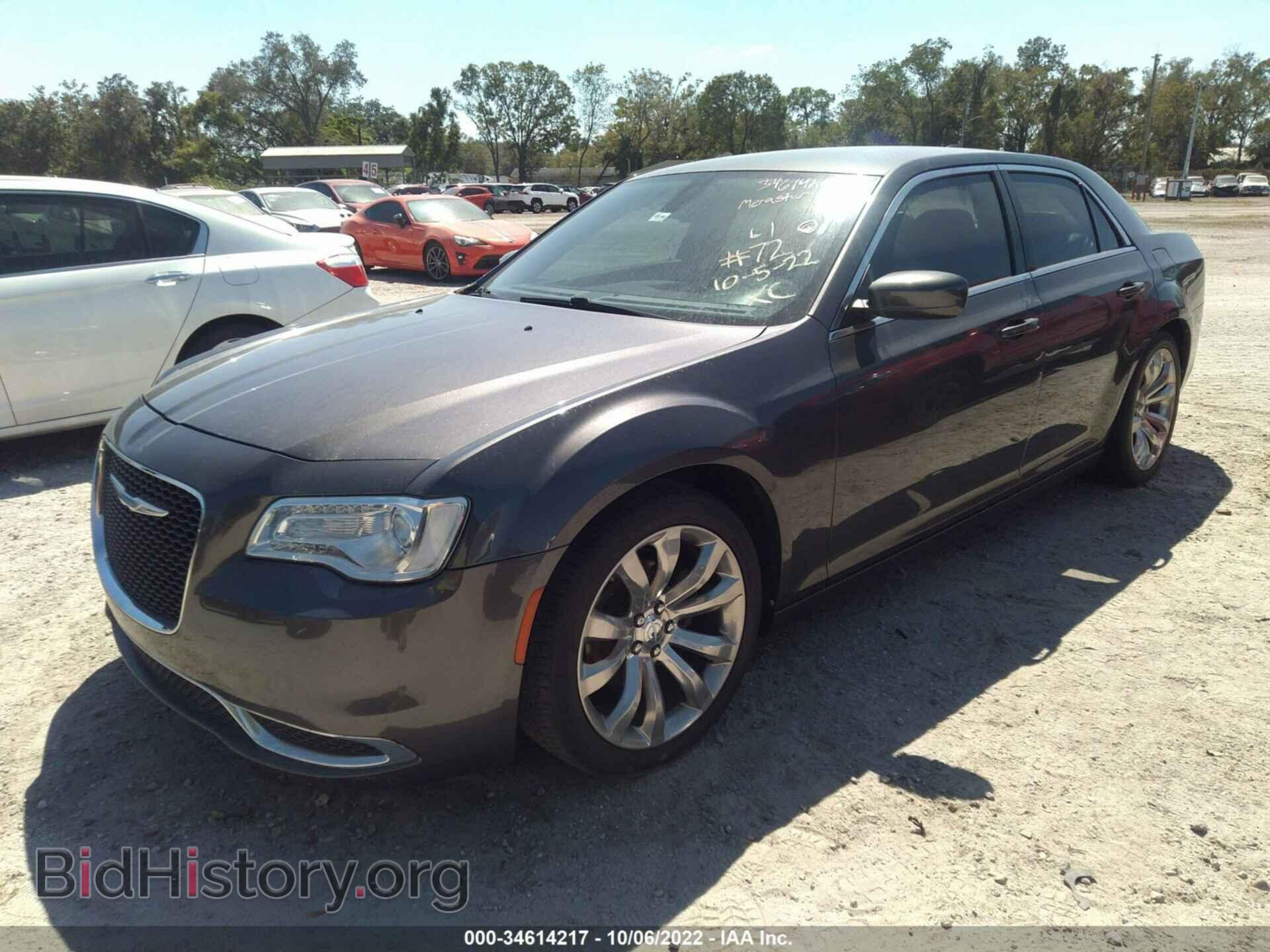 2018 CHRYSLER 300 - VIN: 2C3CCAAG1JH254971 - Фото 2