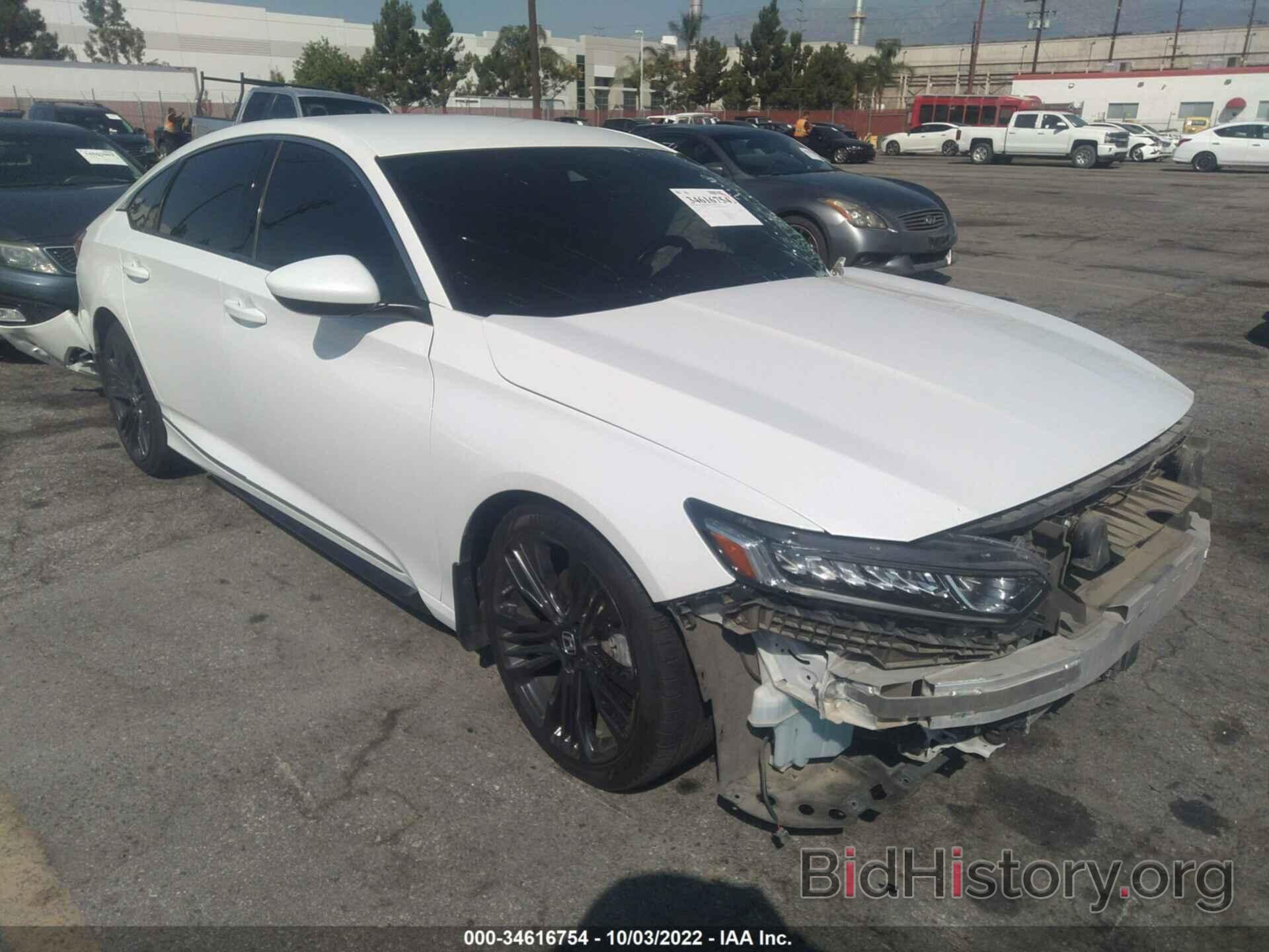 Photo 1HGCV1F37JA030504 - HONDA ACCORD SEDAN 2018