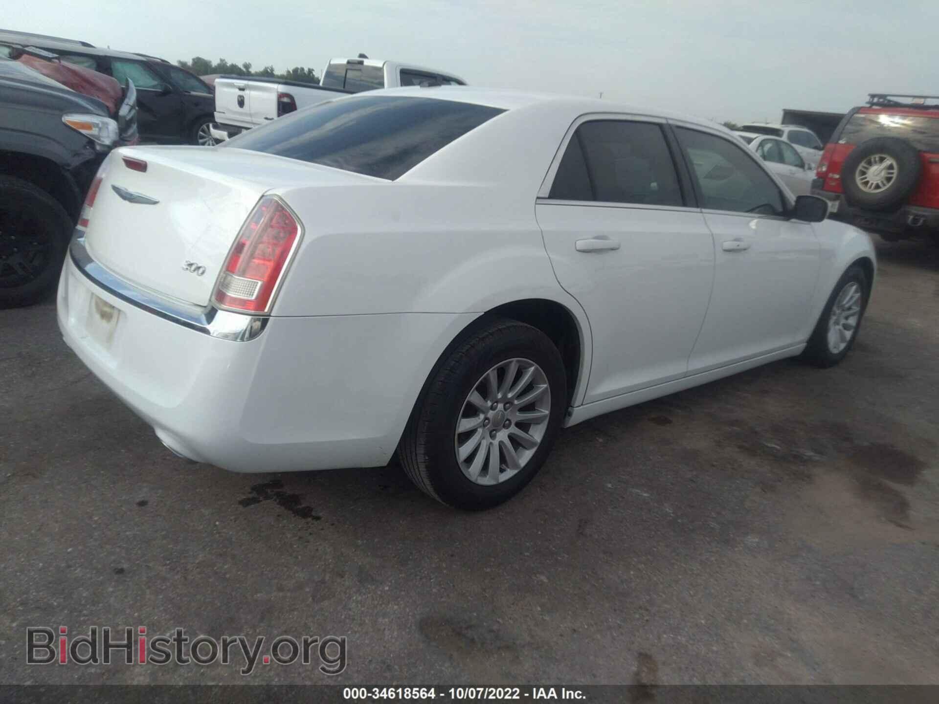 2013 CHRYSLER 300 - VIN: 2C3CCAAG0DH508562 - Фото 4