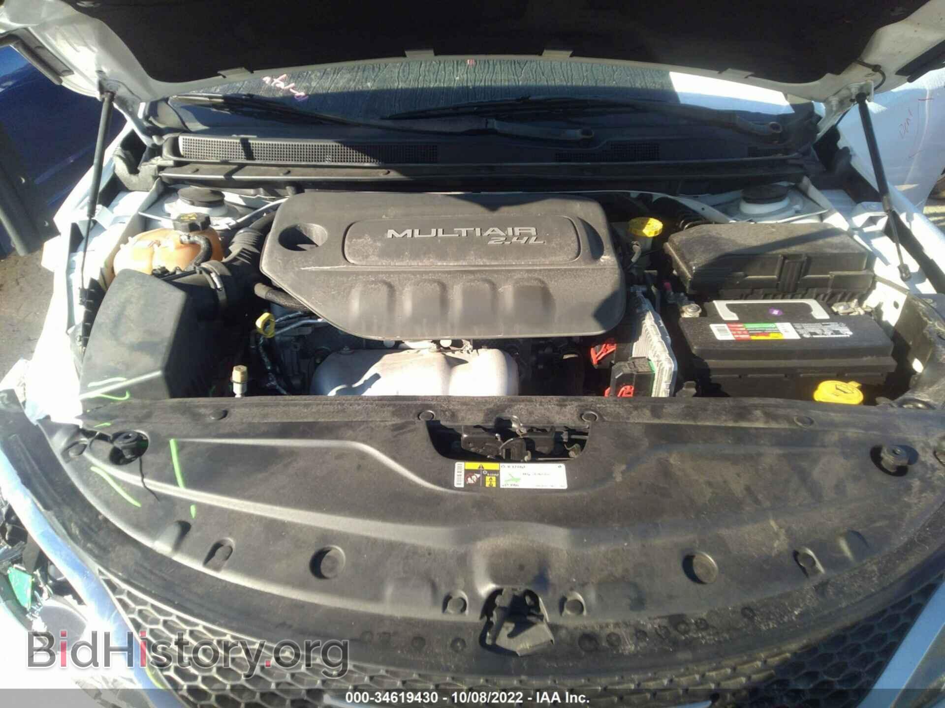 2016 CHRYSLER 200 - VIN: 1C3CCCAB8GN140904 - Фото 10