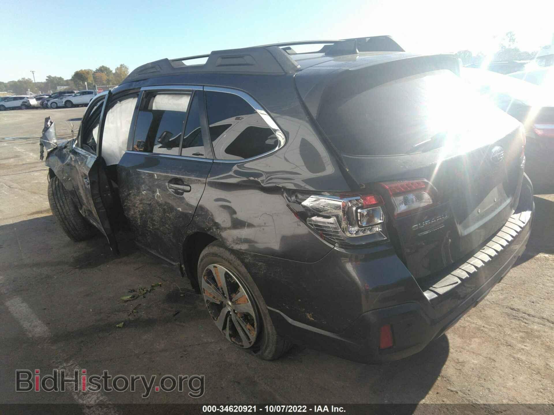 2018 SUBARU OUTBACK - VIN: 4S4BSANC7J3359871 - Фото 3