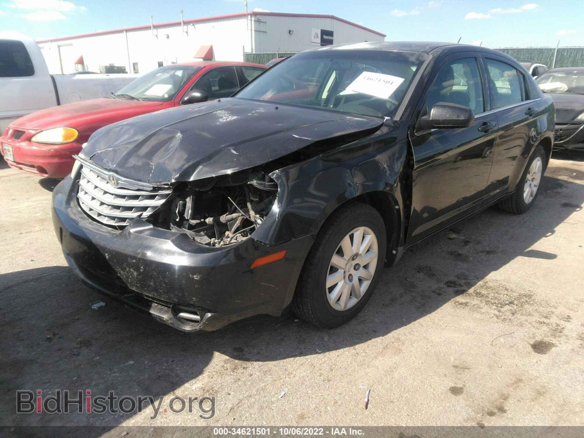 2010 CHRYSLER SEBRING - VIN: 1C3CC4FB4AN103094 - Фото 2