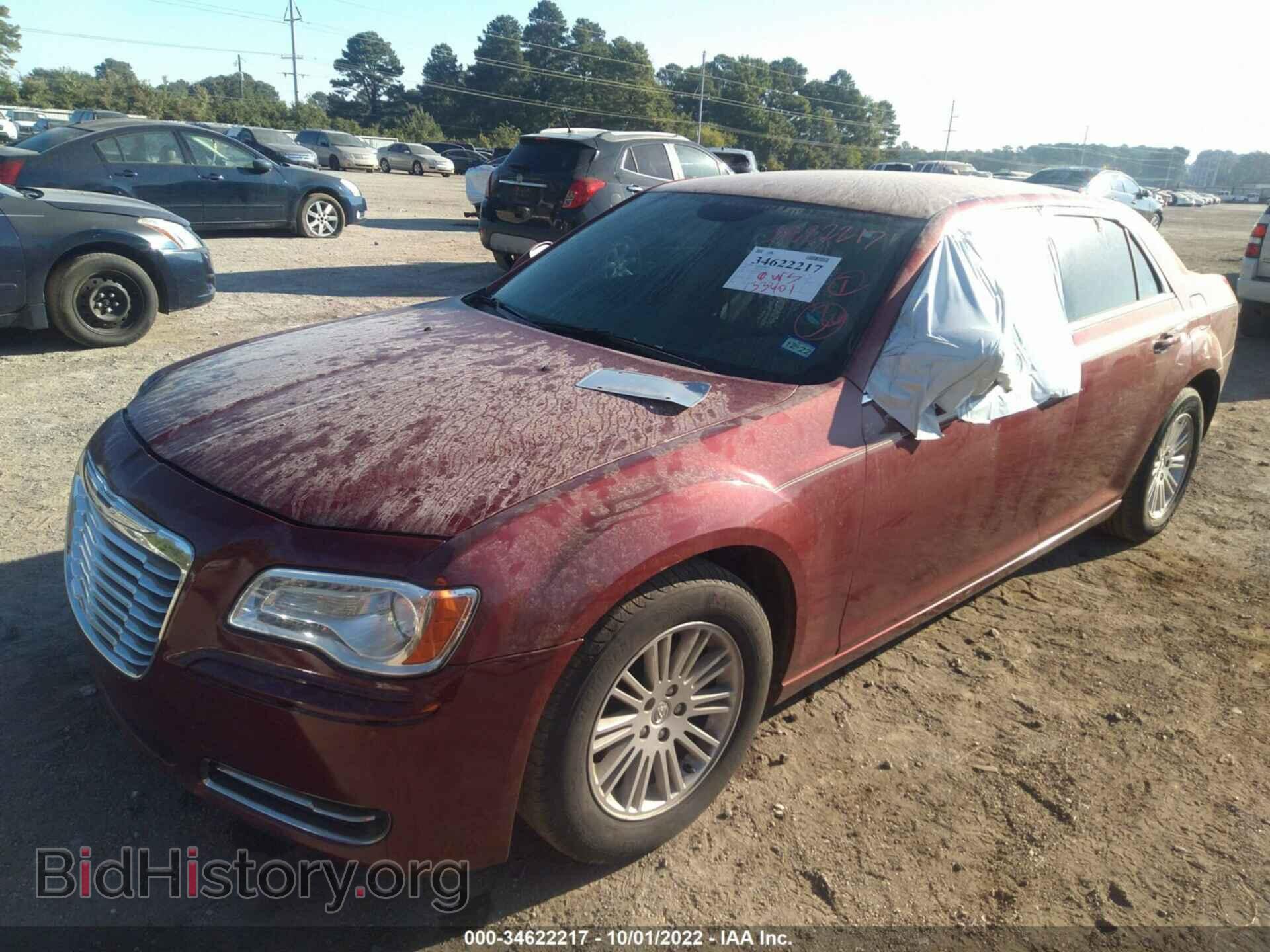 2013 CHRYSLER 300 - VIN: 2C3CCAAGXDH697656 - Фото 2
