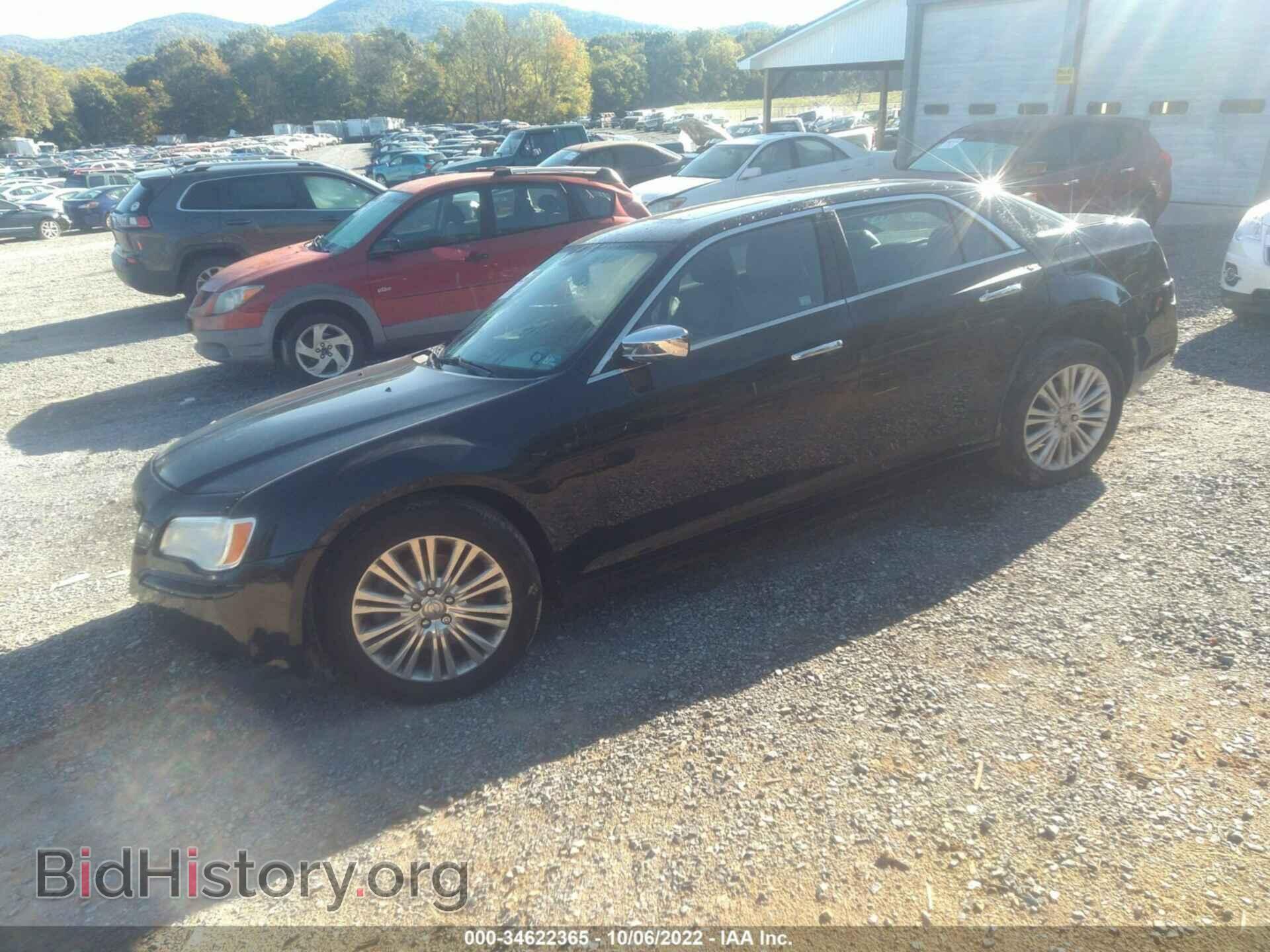 2013 CHRYSLER 300 - VIN: 2C3CCAKT3DH632577 - Фото 2
