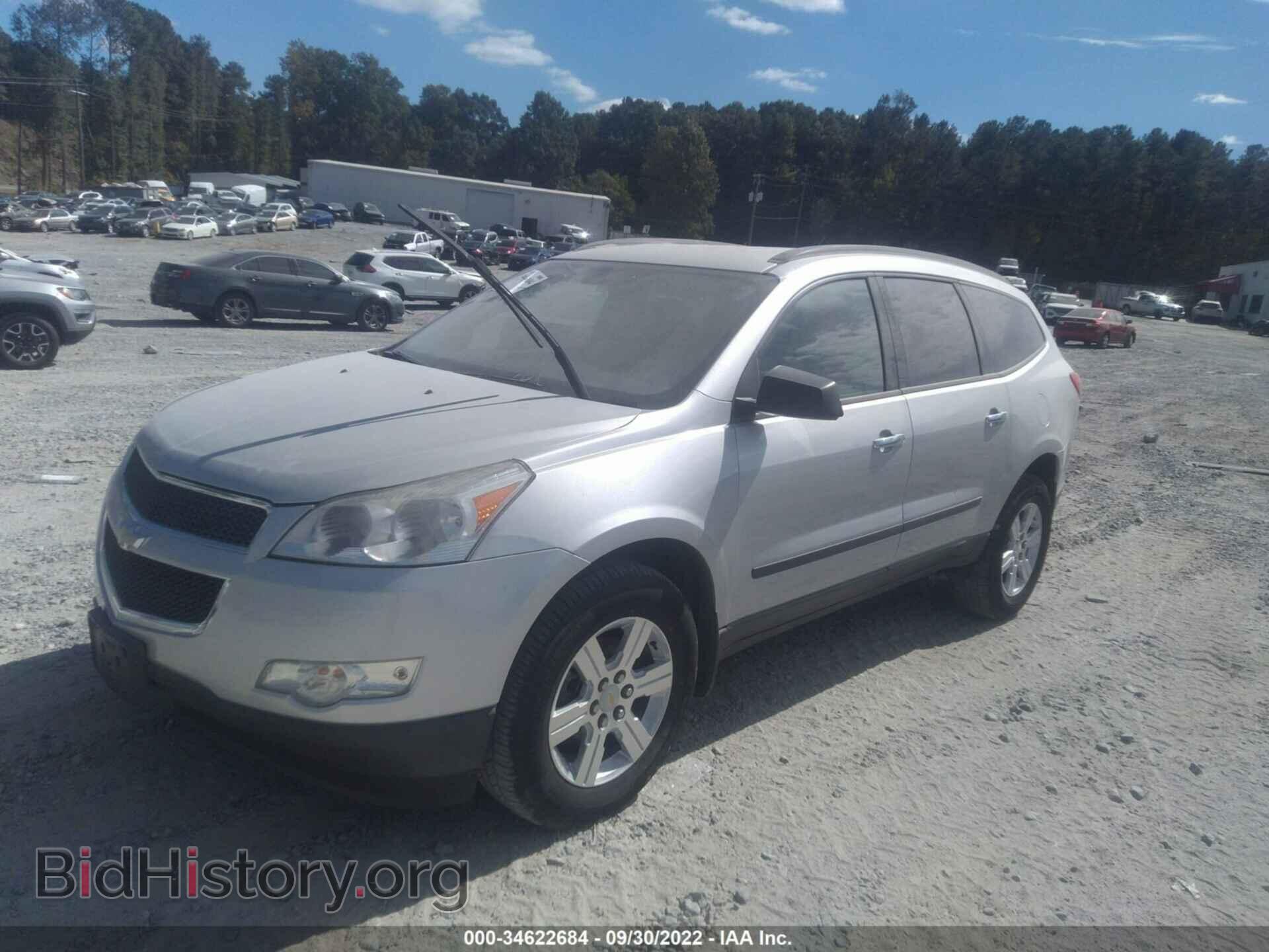 2012 CHEVROLET TRAVERSE - VIN: 1GNKRFED5CJ186184 - Фото 2