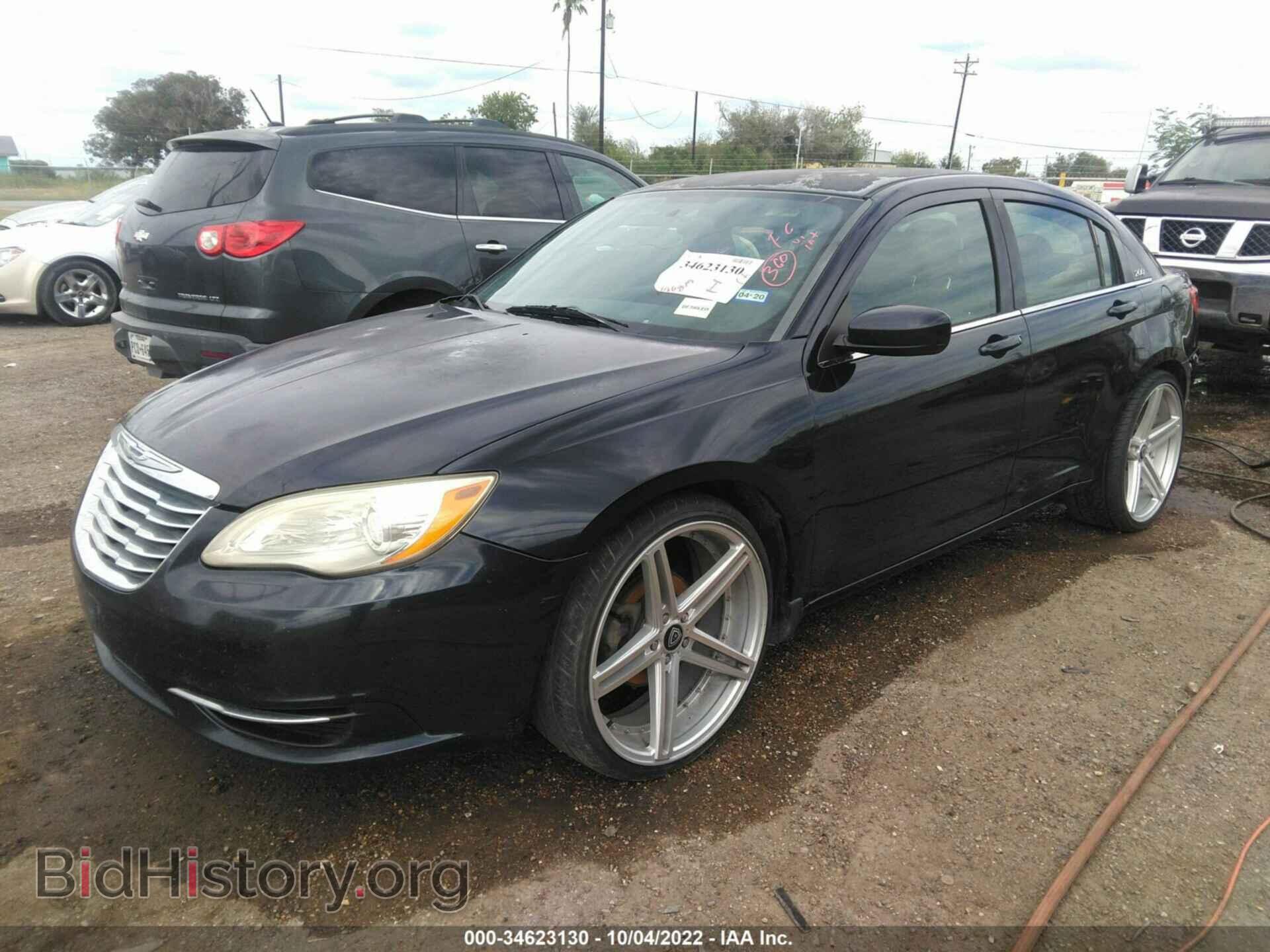 2011 CHRYSLER 200 - VIN: 1C3BC4FB6BN593129 - Photo 2
