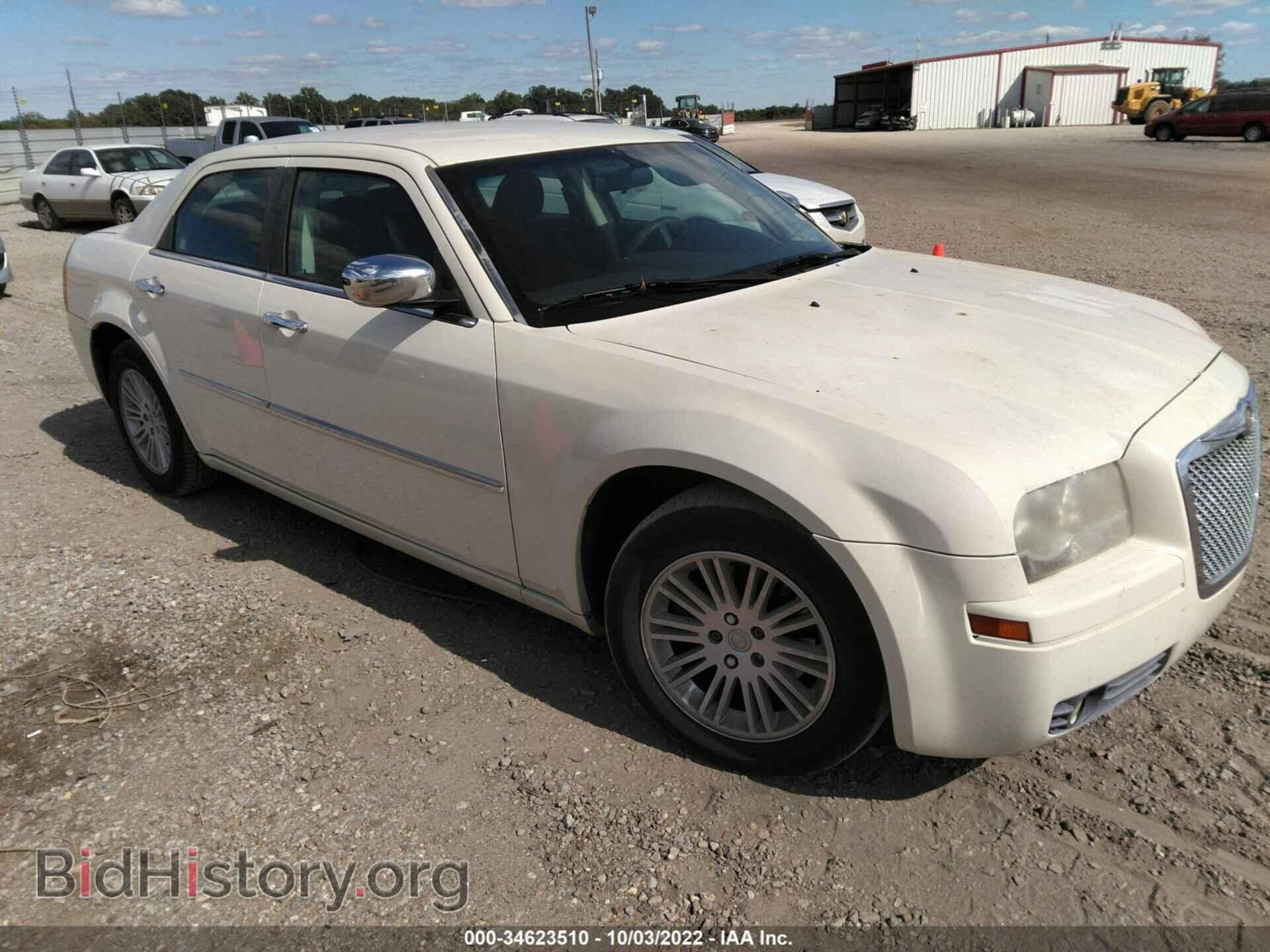 Photo 2C3CA4CD7AH198609 - CHRYSLER 300 2010