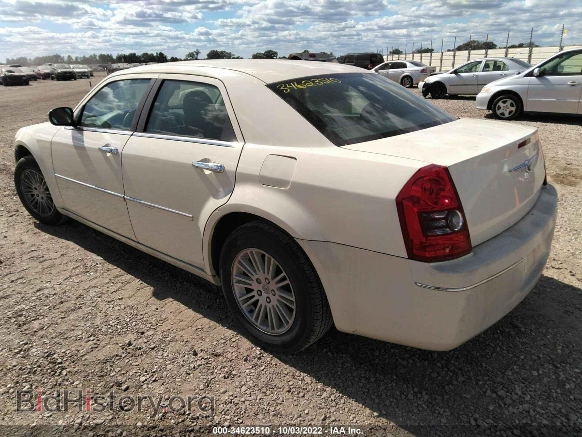 2010 CHRYSLER 300 - VIN: 2C3CA4CD7AH198609 - Фото 3