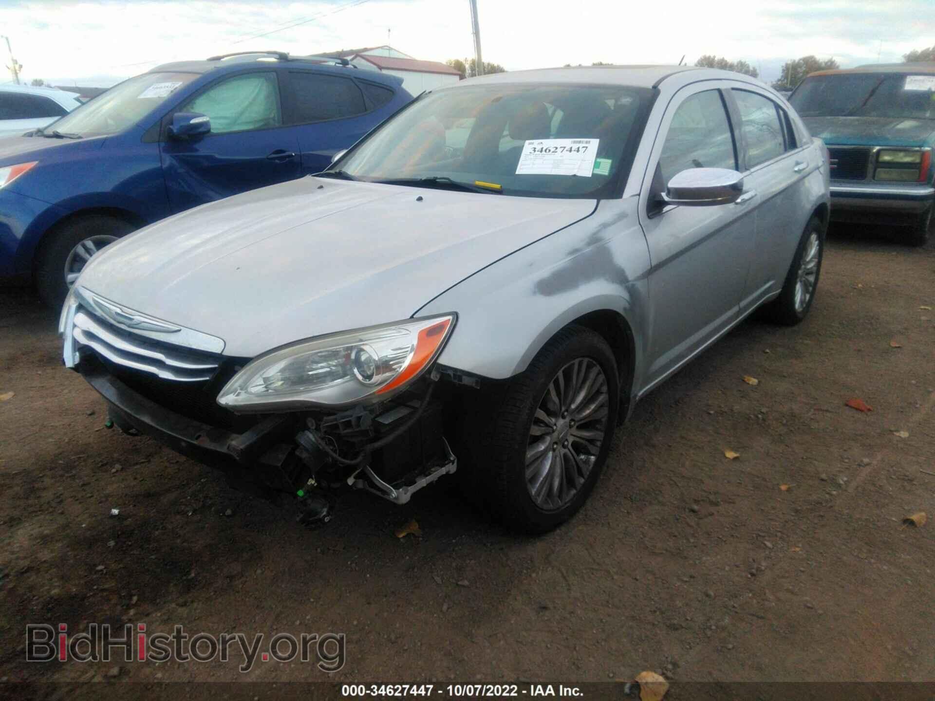 2011 CHRYSLER 200 - VIN: 1C3BC2FG8BN590197 - Фото 2