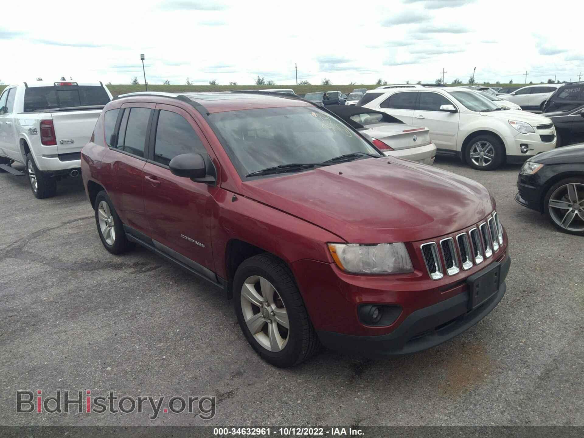 Photo 1J4NF1FB2BD134176 - JEEP COMPASS 2011