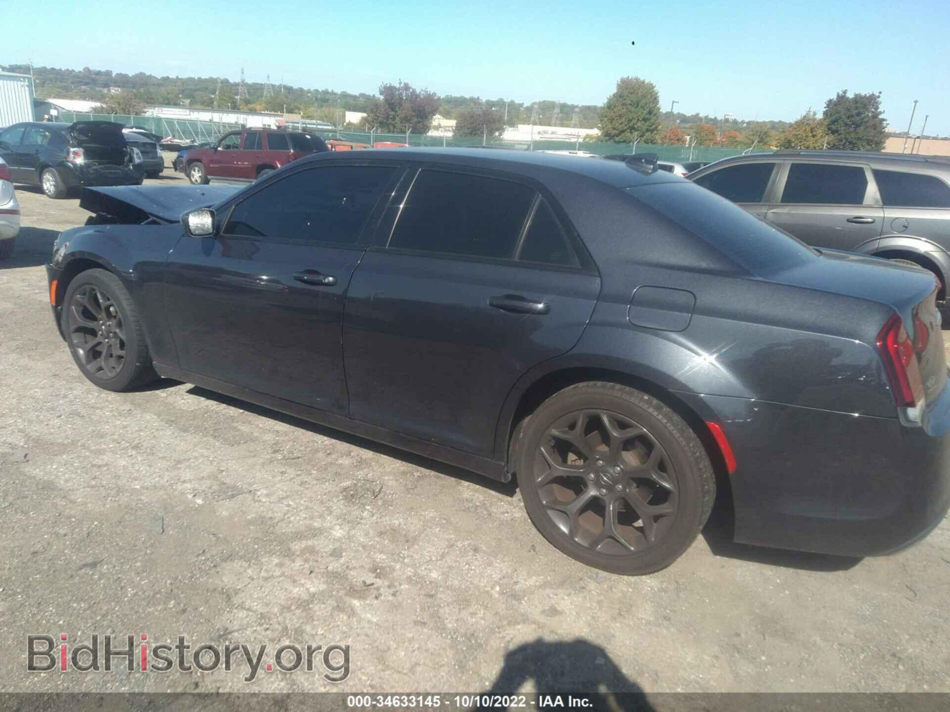 2019 CHRYSLER 300 - VIN: 2C3CCABG3KH689488 - Фото 3