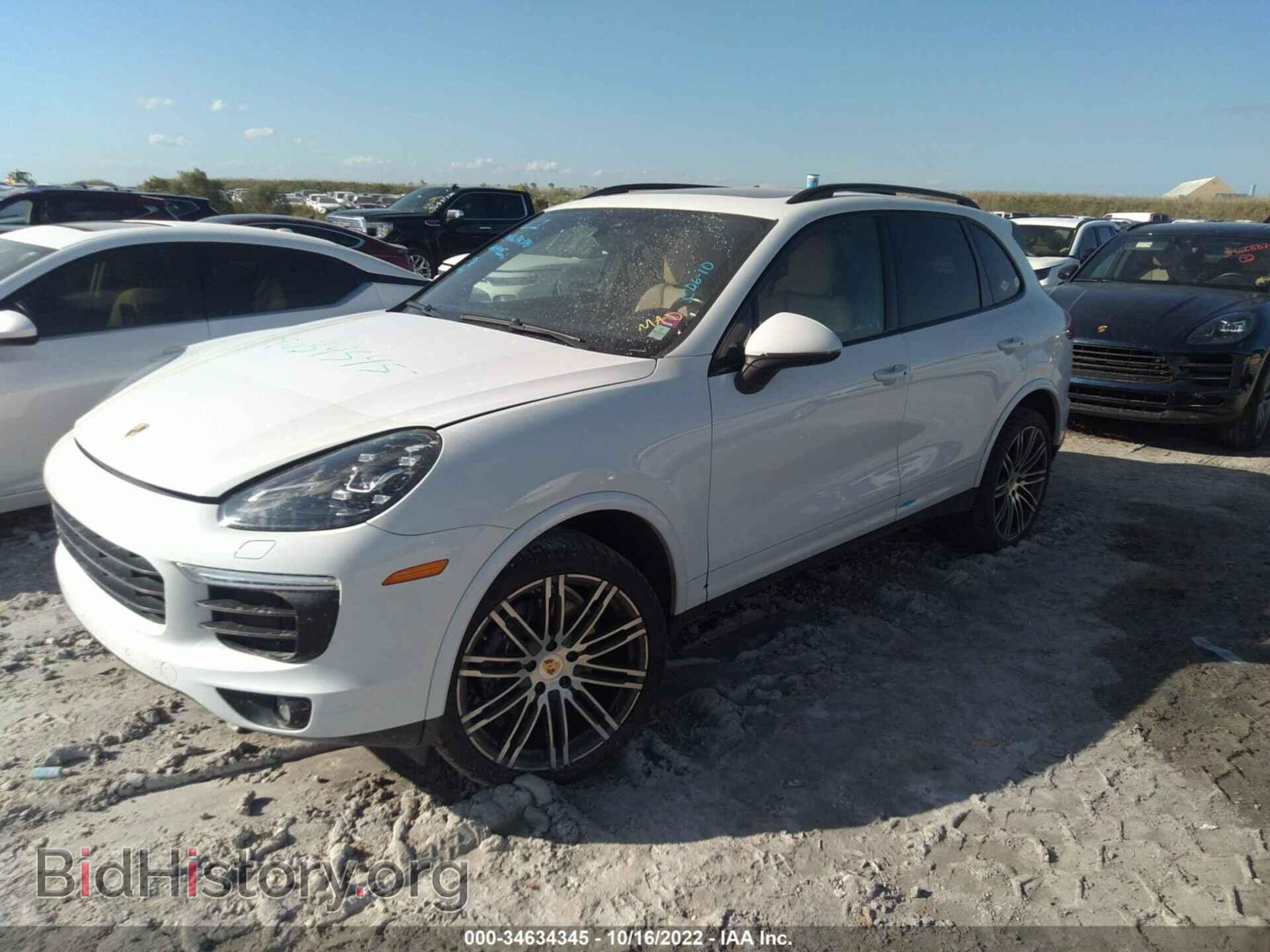 2017 PORSCHE CAYENNE - VIN: WP1AA2A28HKA88243 - Фото 2