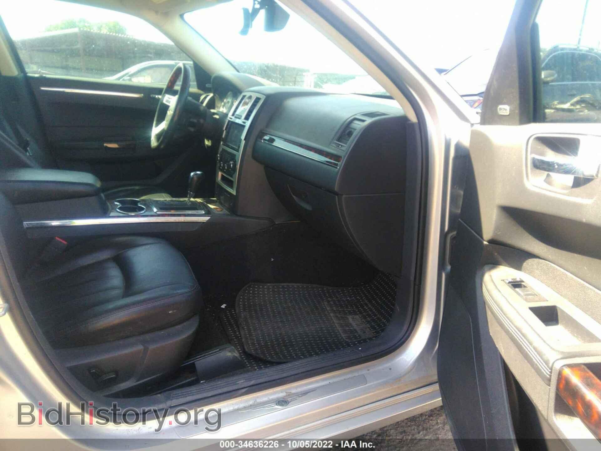 2010 CHRYSLER 300 - VIN: 2C3CA6CTXAH126080 - Фото 5