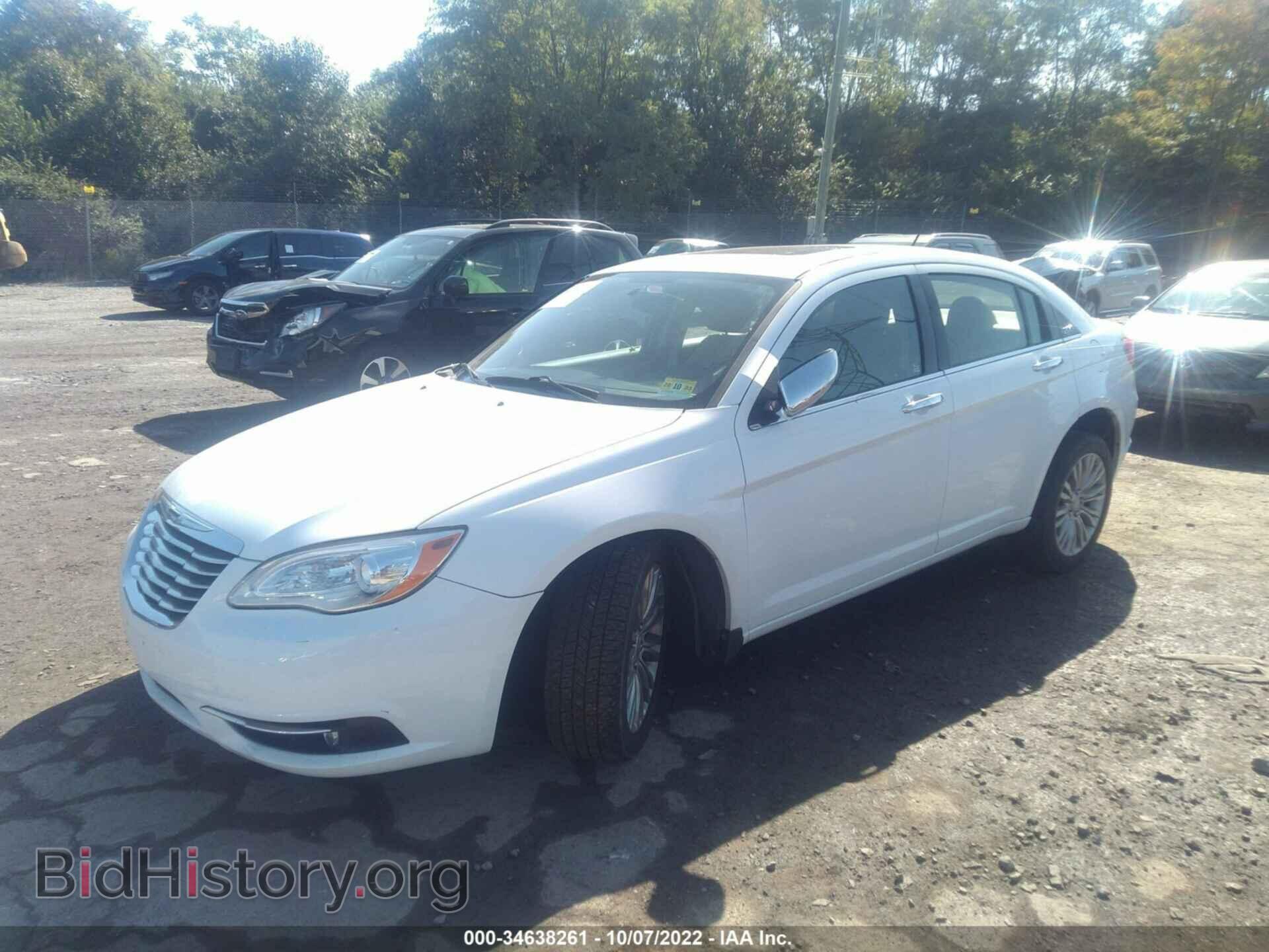 2013 CHRYSLER 200 - VIN: 1C3CCBCG9DN520753 - Фото 2