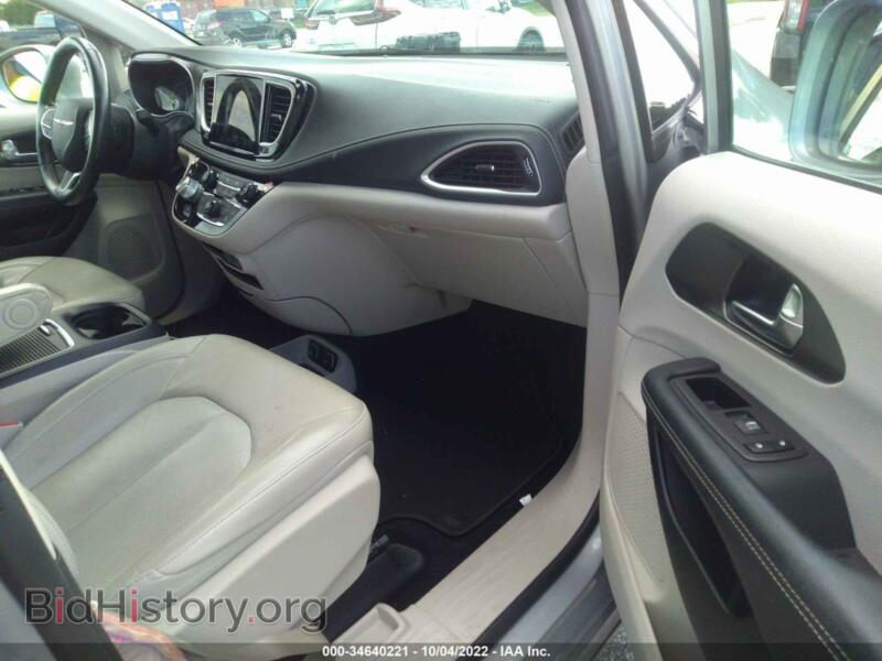 2021 Chrysler PACIFICA (VIN 2C4RC1BG7MR532811) — photo 5 of 11