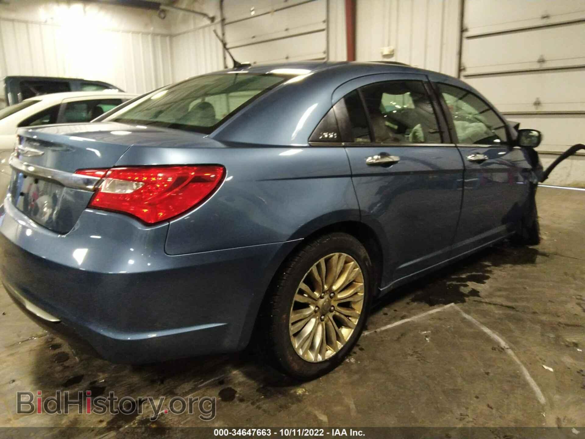 2011 CHRYSLER 200 - VIN: 1C3BC2FG9BN570735 - Фото 4