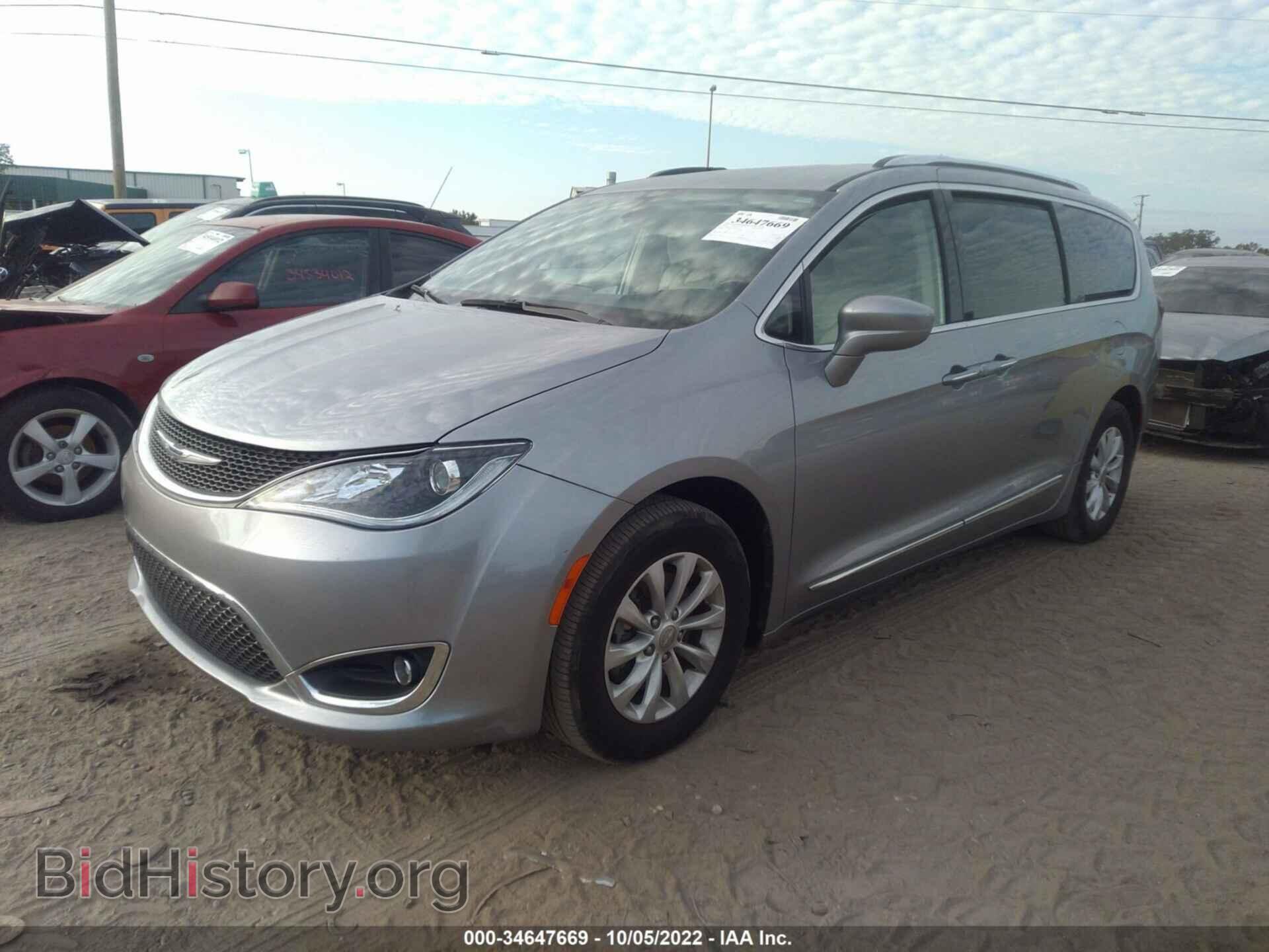 2019 CHRYSLER PACIFICA - VIN: 2C4RC1BG9KR560249 - Фото 2