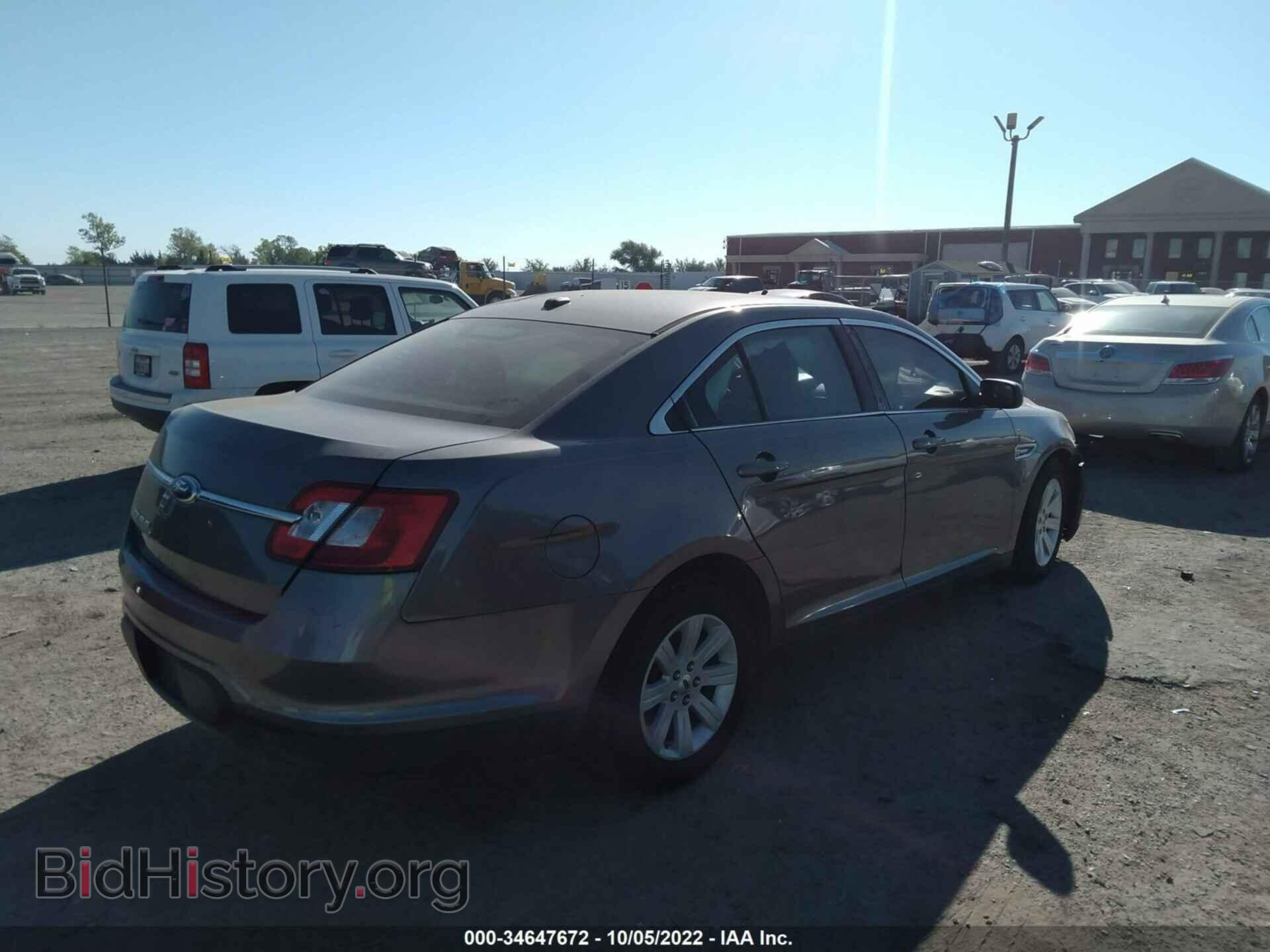 2011 FORD TAURUS - VIN: 1FAHP2DW8BG142749 - Фото 4