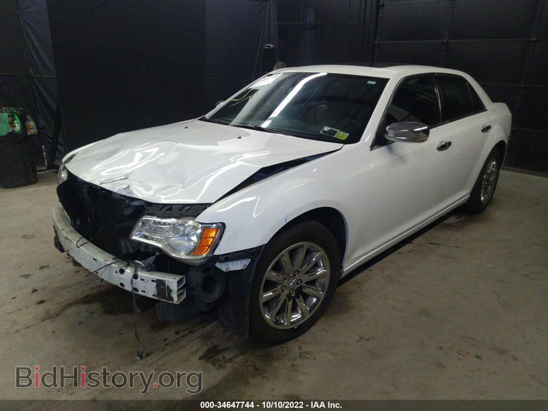 2011 CHRYSLER 300 - VIN: 2C3CA5CG5BH500559 - Фото 2