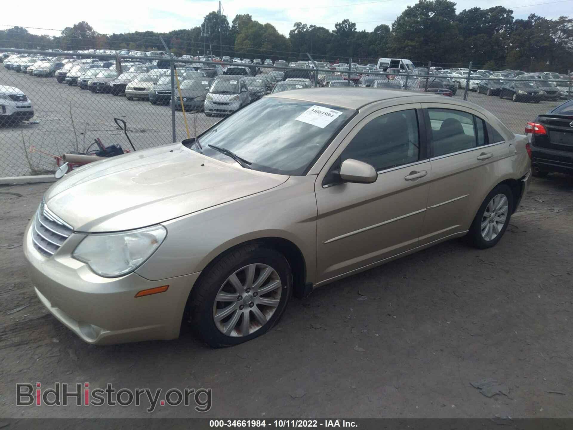 2010 CHRYSLER SEBRING - VIN: 1C3CC5FB1AN145891 - Фото 2