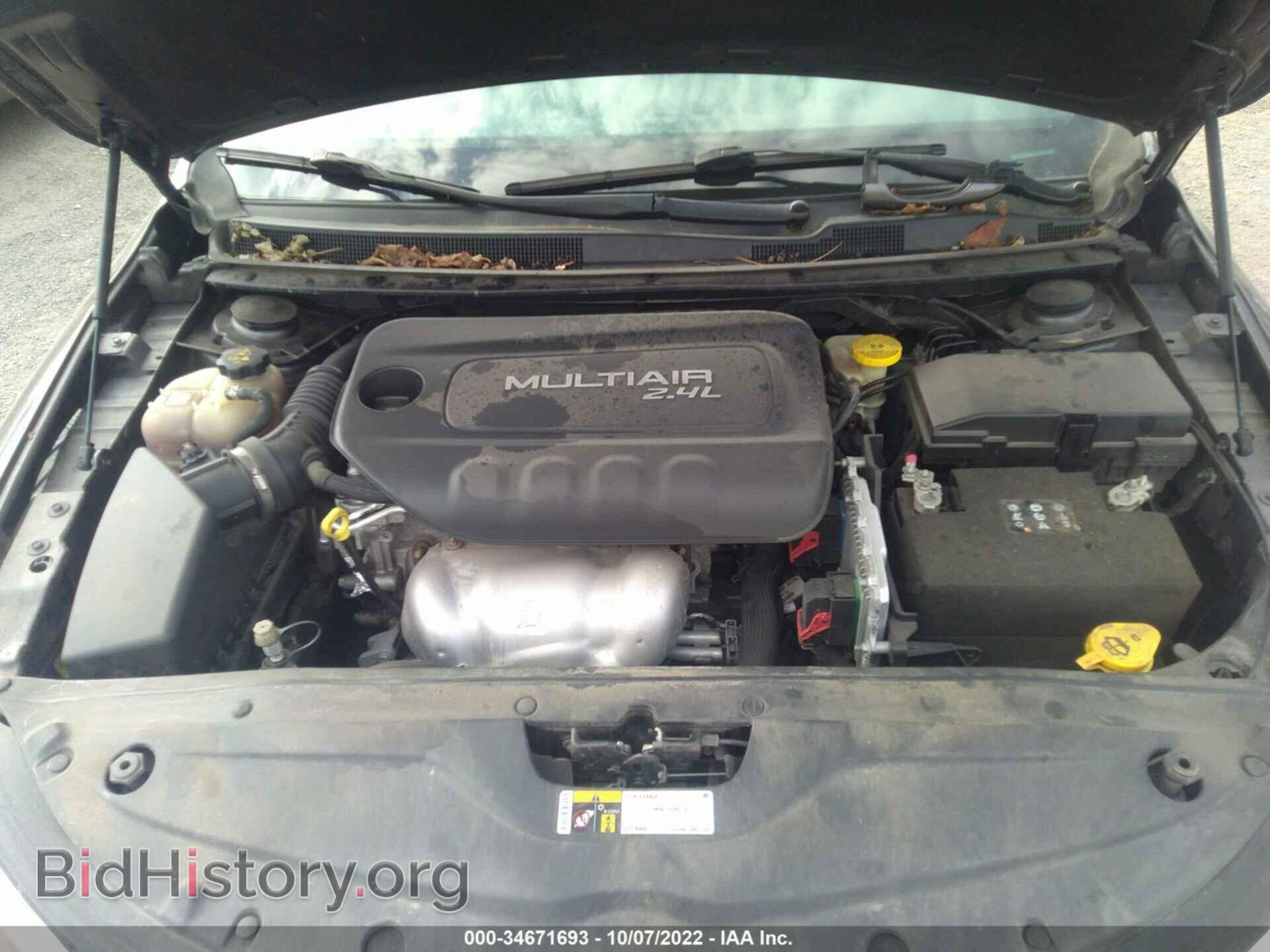 2016 CHRYSLER 200 - VIN: 1C3CCCAB5GN155649 - Фото 10