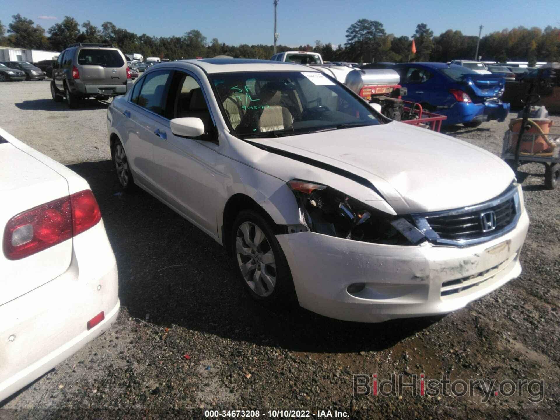 Photo 1HGCP3F80AA022780 - HONDA ACCORD SDN 2010