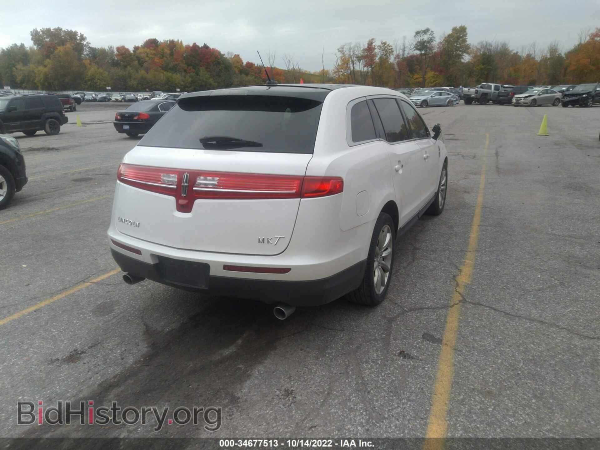 2011 LINCOLN MKT - VIN: 2LMHJ5FR2BBJ54696 - Photo 4