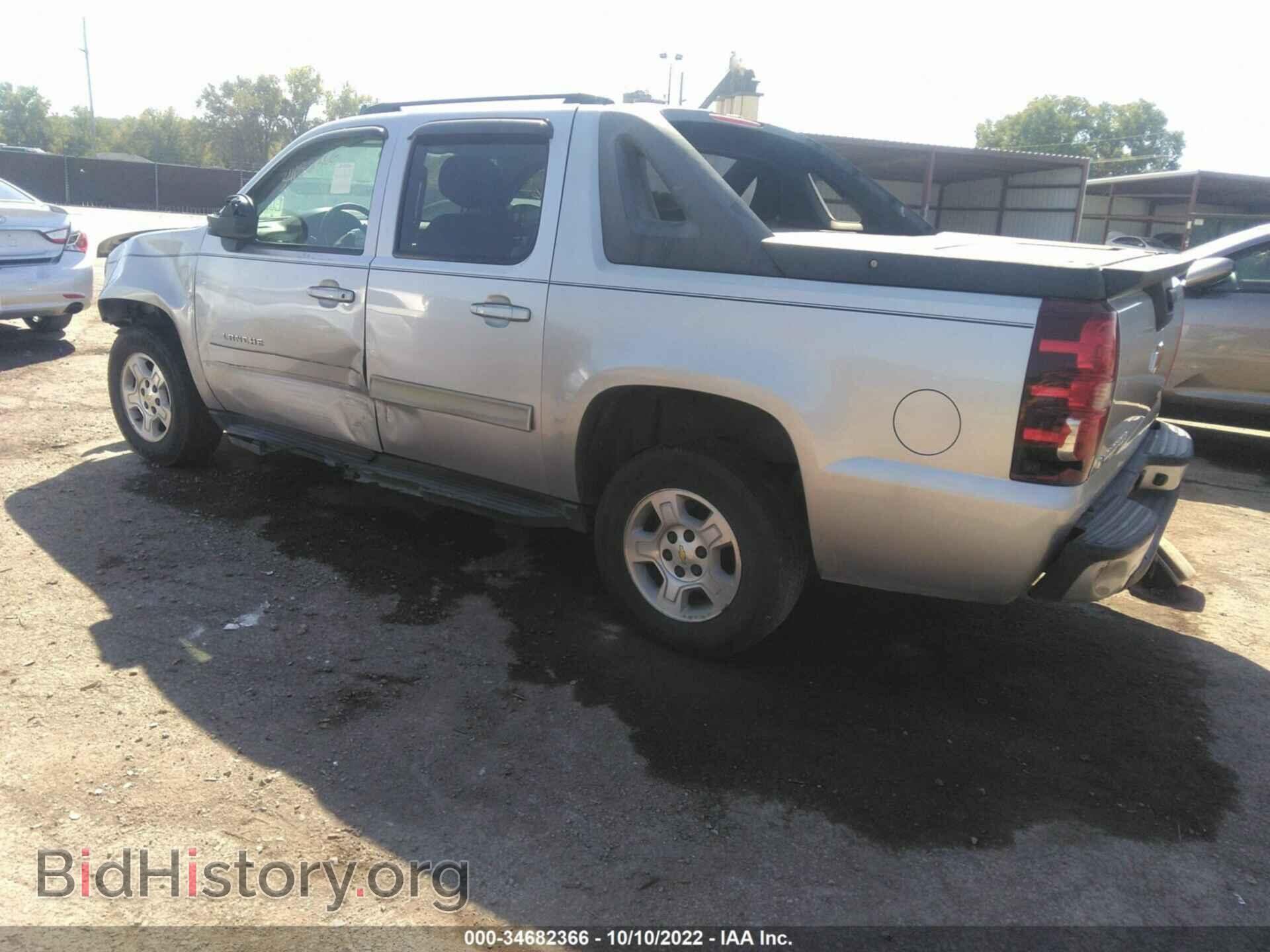 2011 CHEVROLET AVALANCHE - VIN: 3GNTKEE30BG330427 - Фото 3