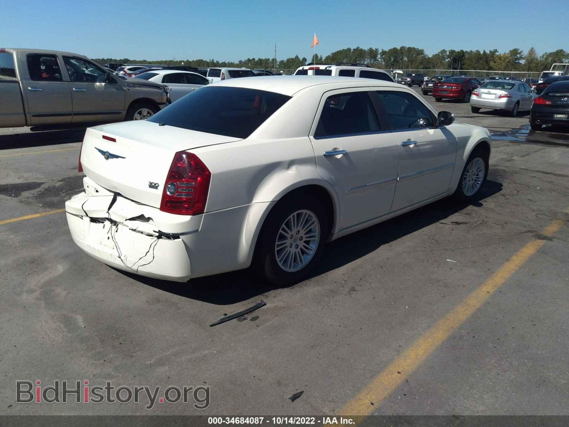 2010 CHRYSLER 300 - VIN: 2C3CA4CD6AH221796 - Фото 4