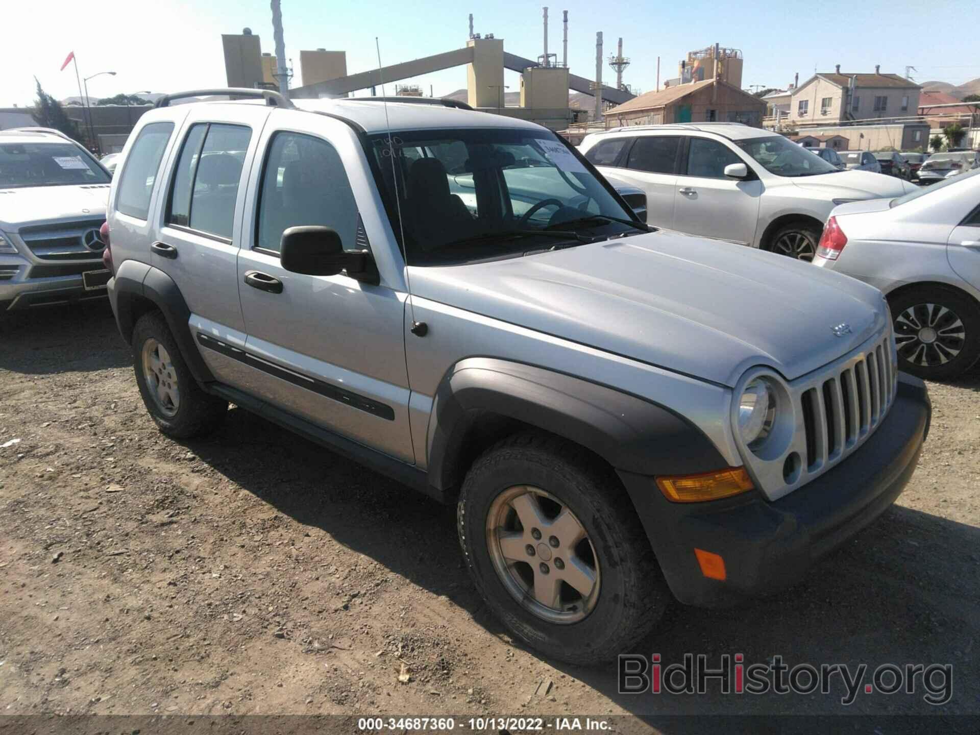 Photo 1J4GL48556W204127 - JEEP LIBERTY 2006