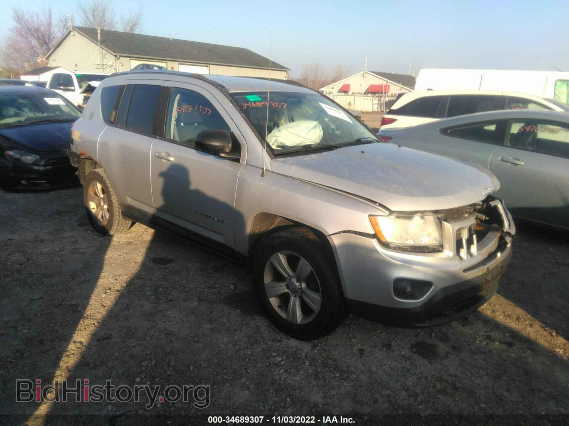 Photo 1J4NF1FB3BD271725 - JEEP COMPASS 2011
