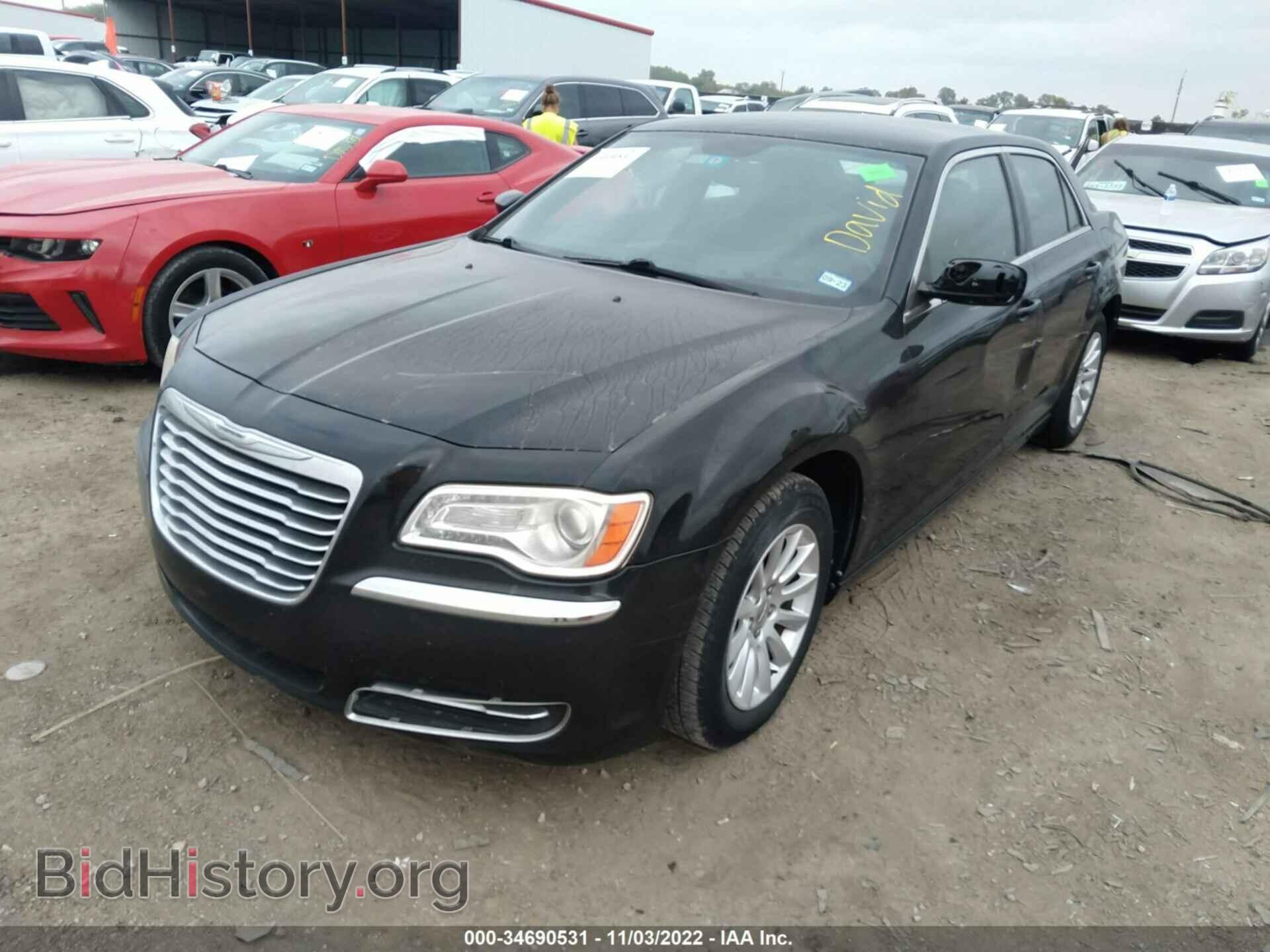 2014 CHRYSLER 300 - VIN: 2C3CCAAG3EH121635 - Фото 2
