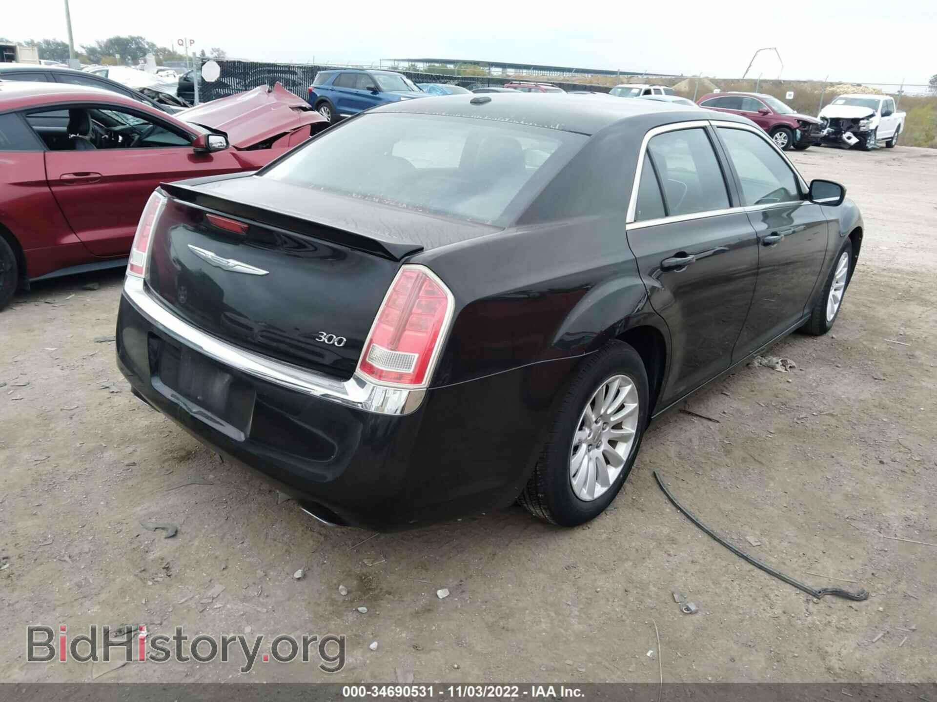 2014 CHRYSLER 300 - VIN: 2C3CCAAG3EH121635 - Фото 4