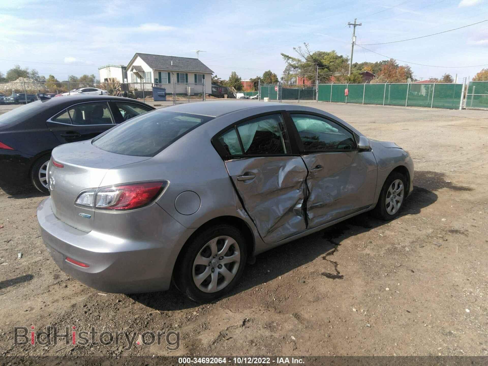2013 MAZDA MAZDA3 - VIN: JM1BL1U89D1703442 - Фото 4