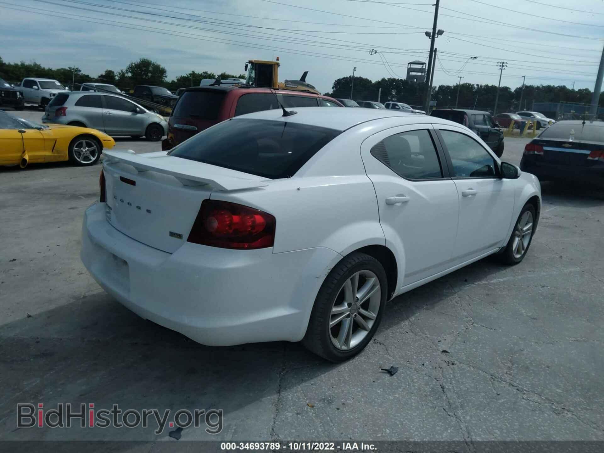 2011 DODGE AVENGER - VIN: 1B3BD1FG5BN586614 - Фото 4