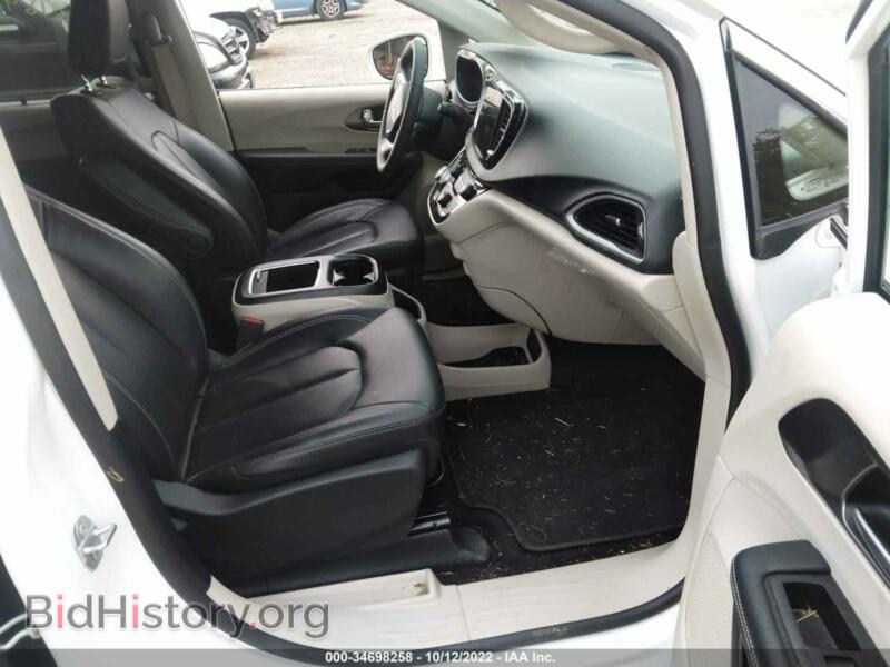 2022 Chrysler PACIFICA (VIN 2C4RC1BG0NR126211) — фото 5 из 12