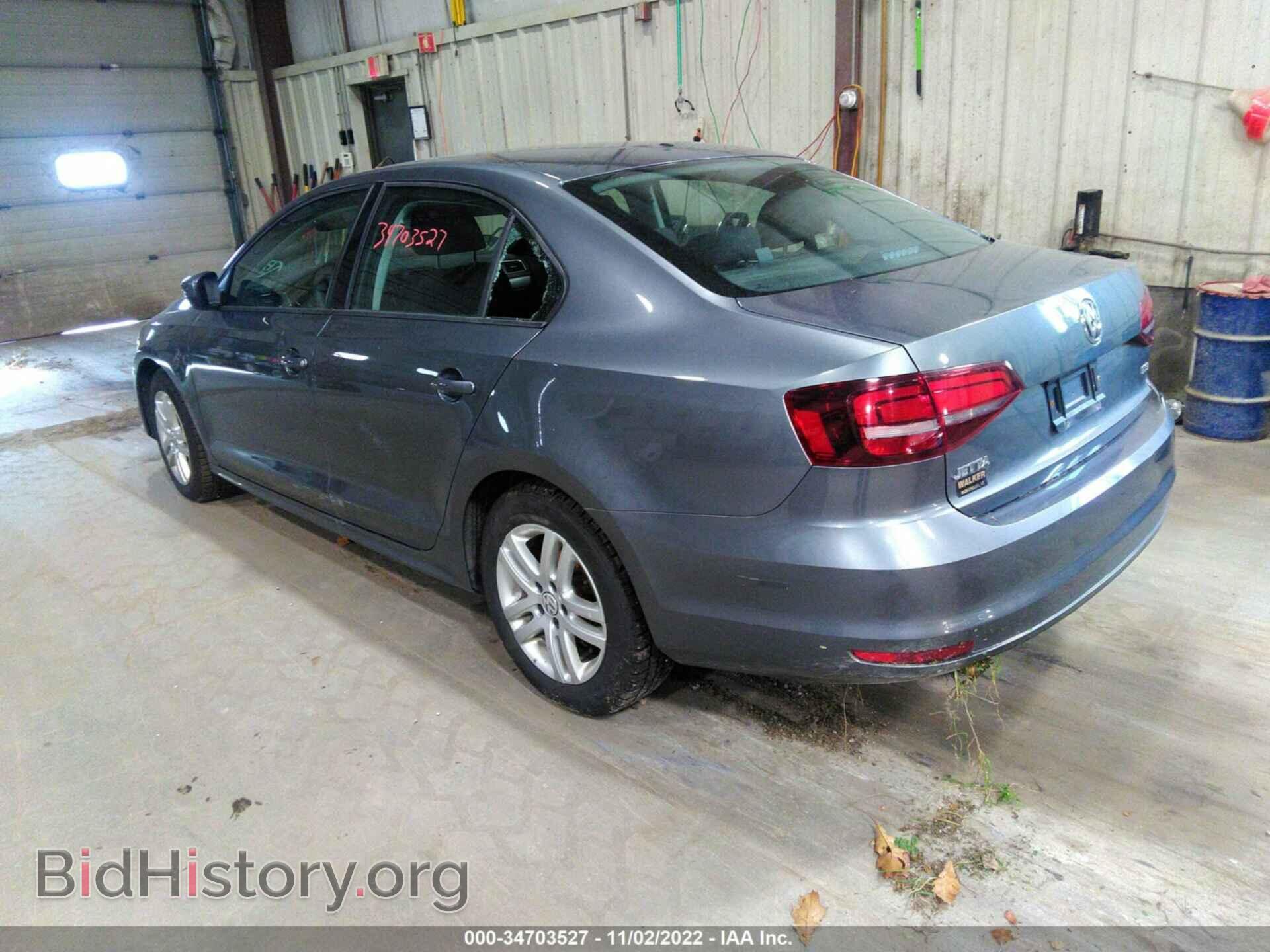 2018 VOLKSWAGEN JETTA - VIN: 3VW2B7AJ7JM258935 - Фото 3